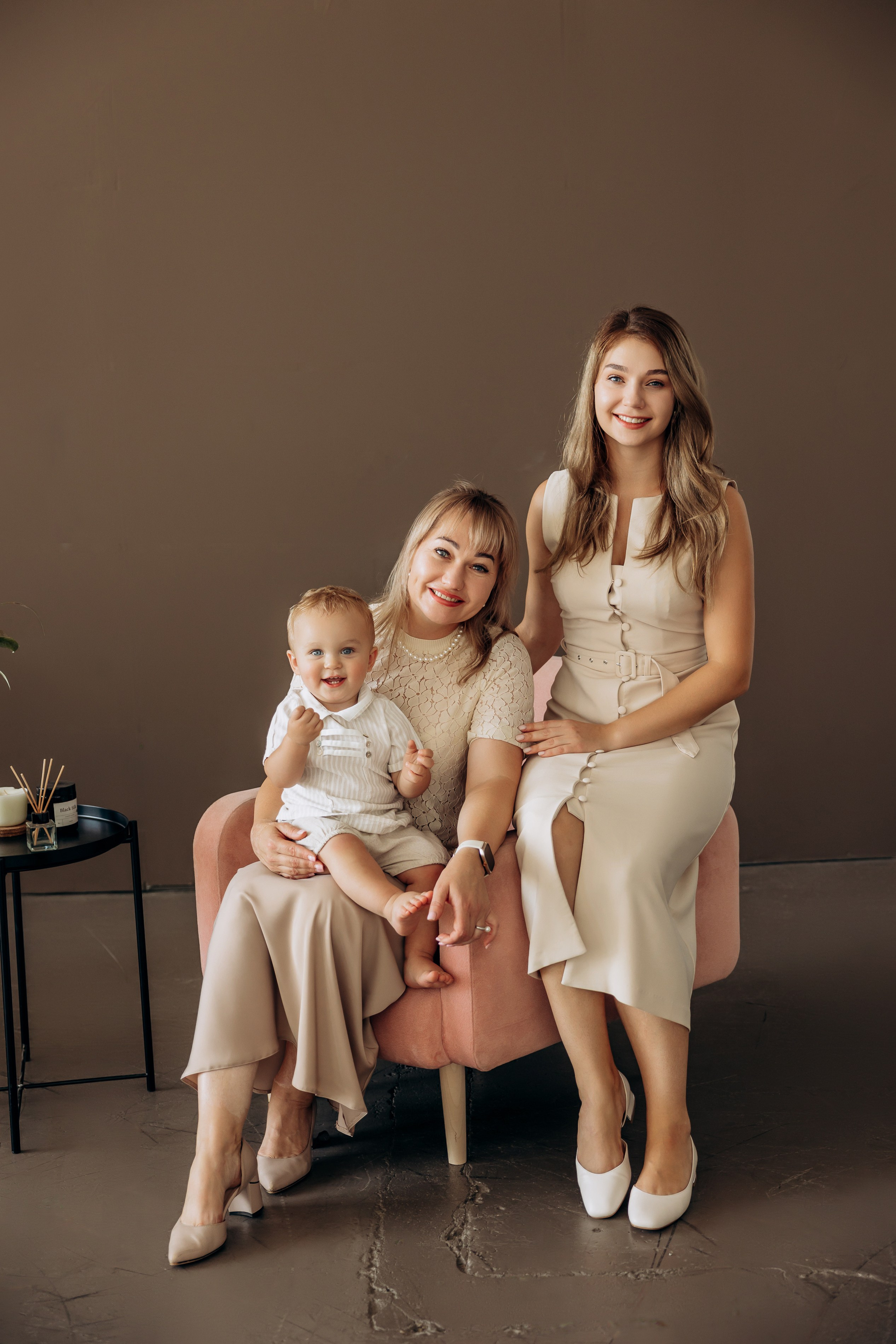 Анастасия и семья. Фотостудия Нюд. Фотограф в Калининграде свадебная фотография, репортажная, фотосессии