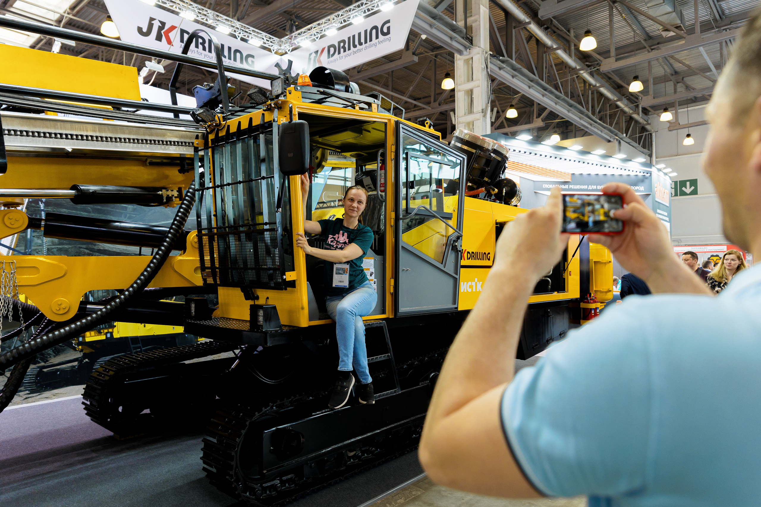 Выставка компании «Инстройтехком». Репортажный фотограф Семён Борисов | Москва