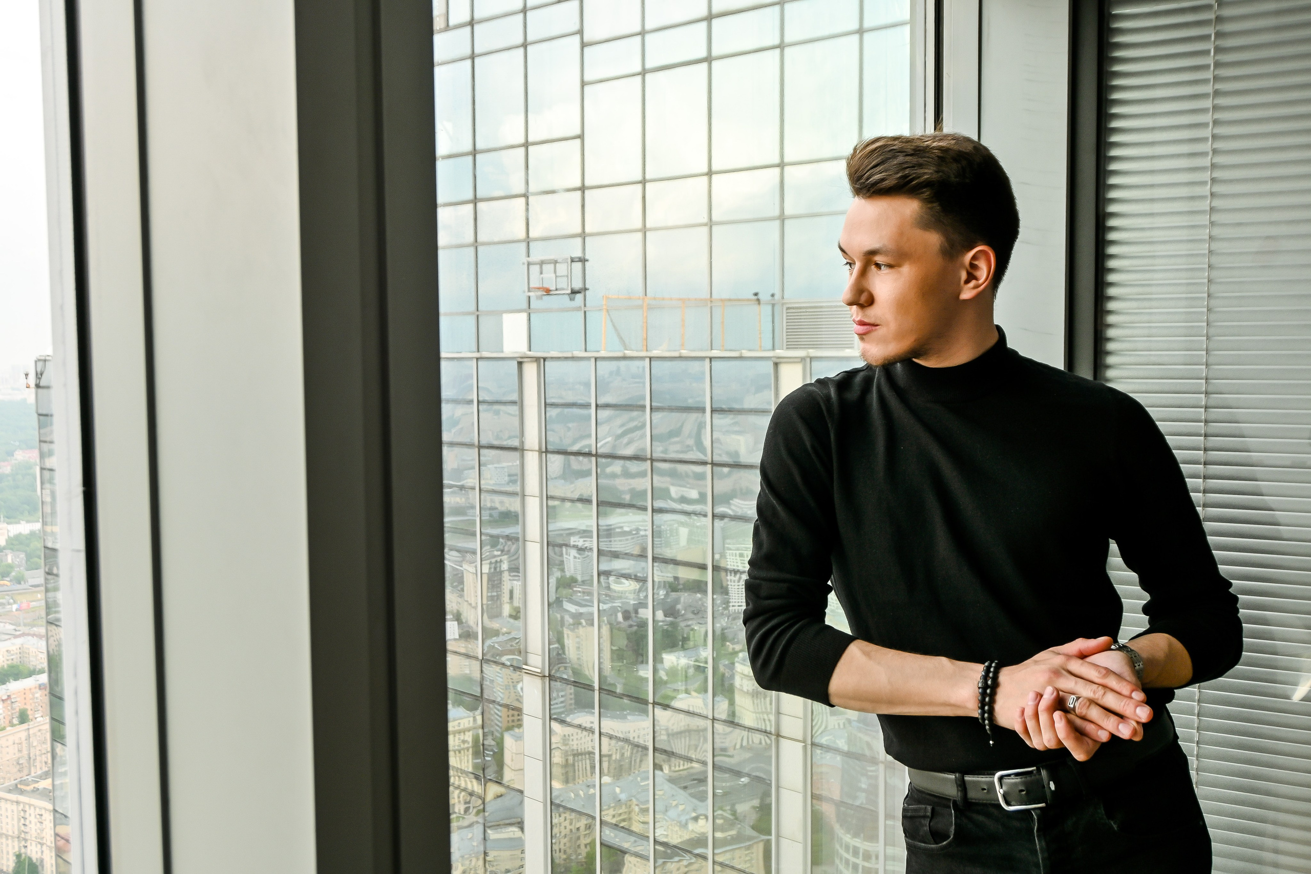 ДЕЛОВАЯ В СИТИ ОФИС. Фотограф для бизнесконтента, репортажей и семейного альбома в Москве