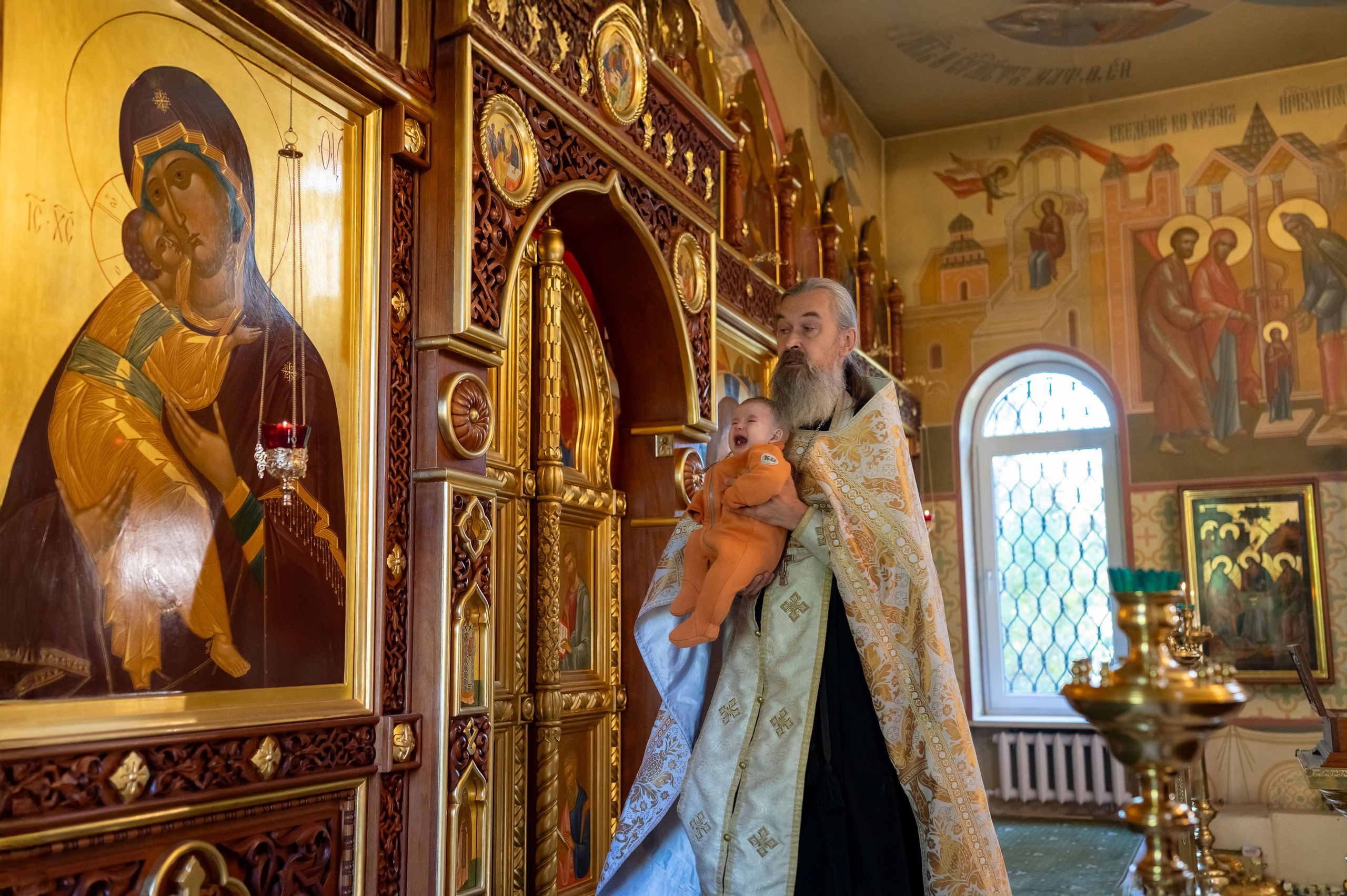 Крещение Георгия в Сергиевском храме пос. Кратово. Семейный фотограф в г. Воскресенск Наталия Молева
