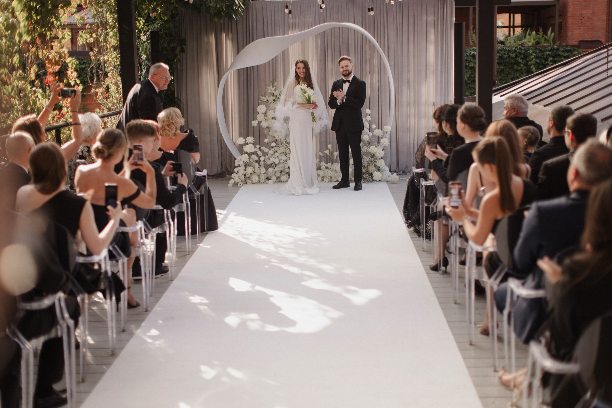 Собираемся на свадьбу вместе с фотосессией для двоих на утренние сборы. Свадебный, репортажный и портретный фотограф Сочи, Краснодар. Александра Зайцева