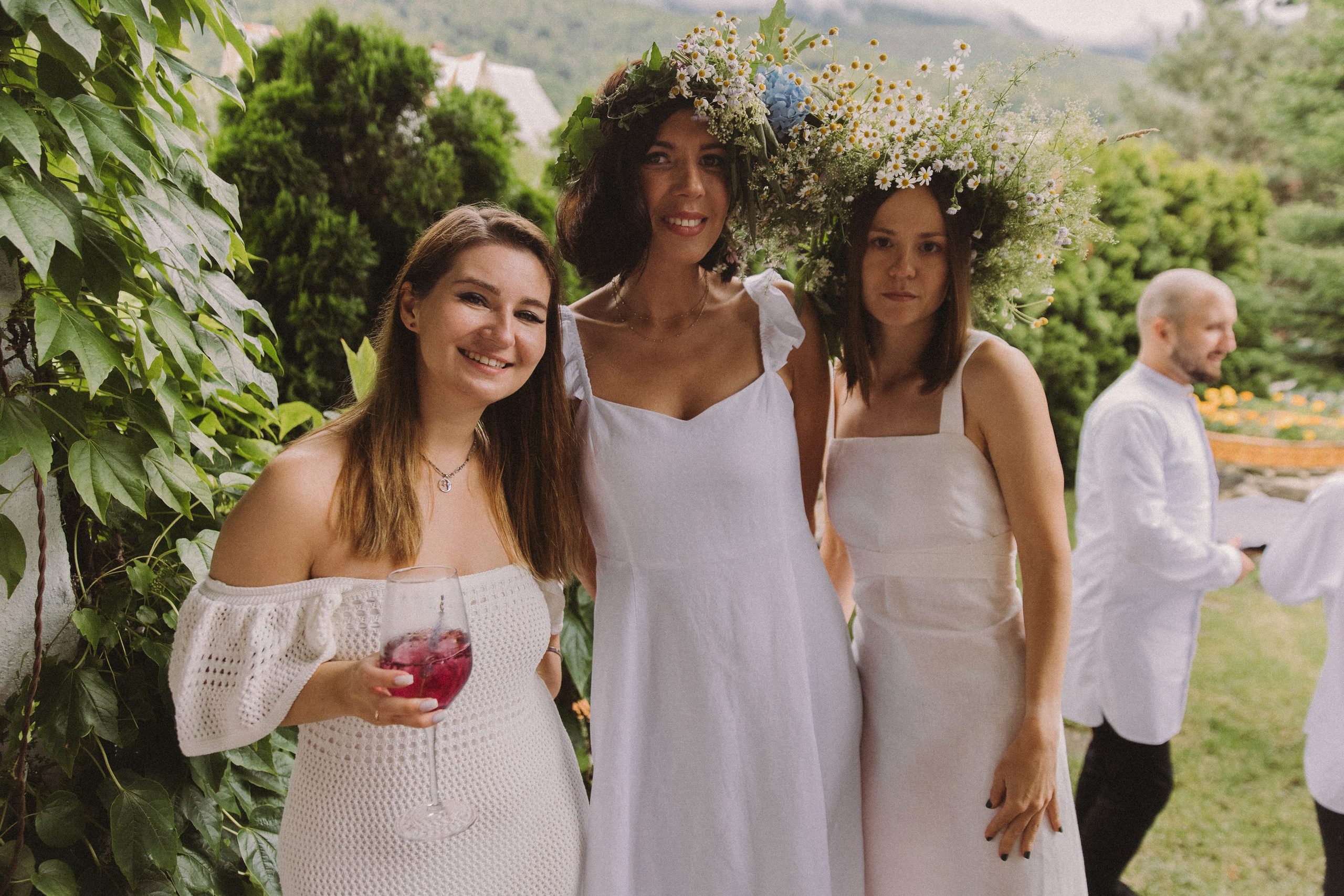 Репортажная фотосессия свадебной вечеринки в Красной поляне. Свадебный, репортажный и портретный фотограф Сочи, Краснодар. Александра Зайцева