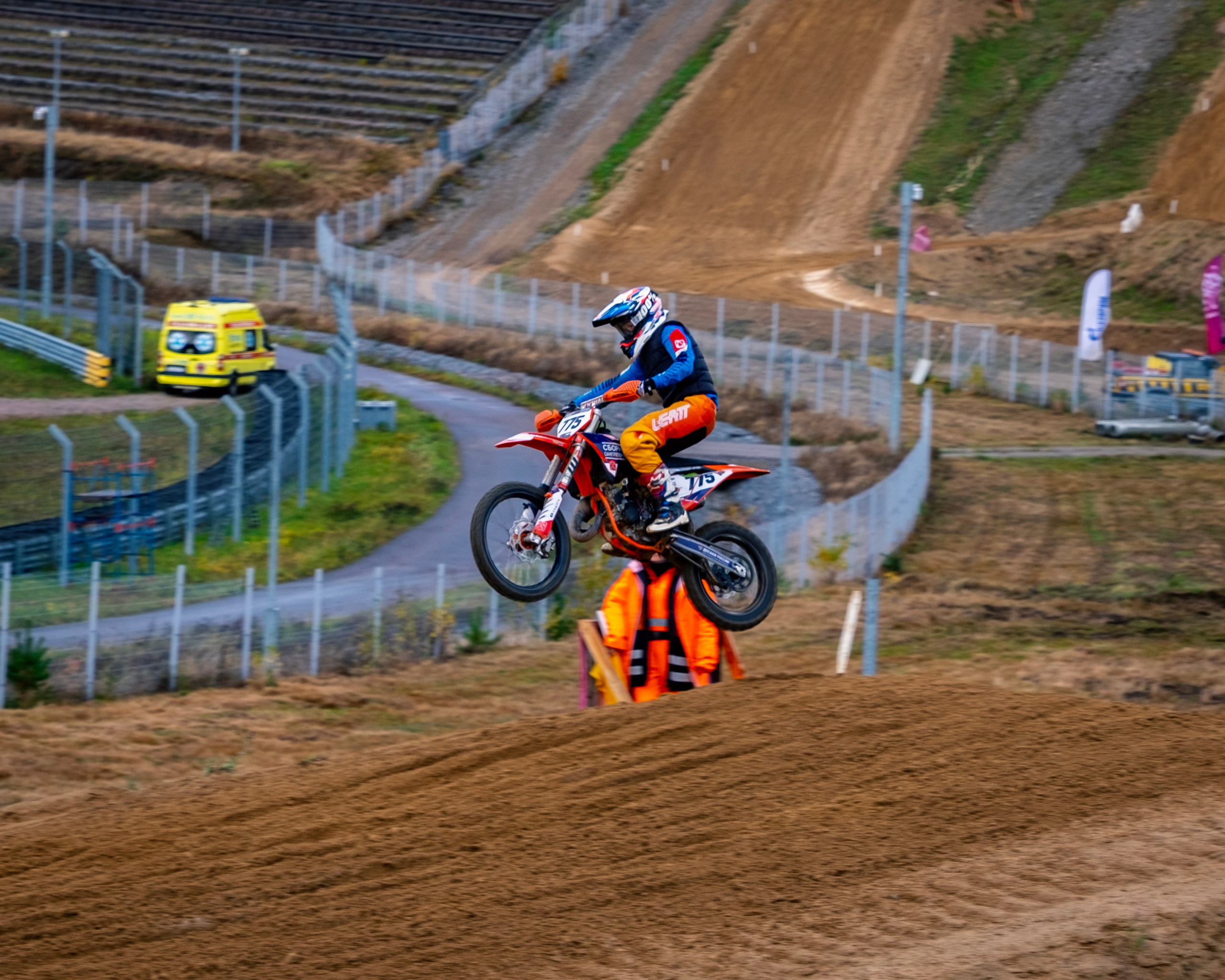 Мотокросс (Игора Драйв). Автомобильные фотографии и рисунки в Санкт-Петербурги Пашков Дмитрий