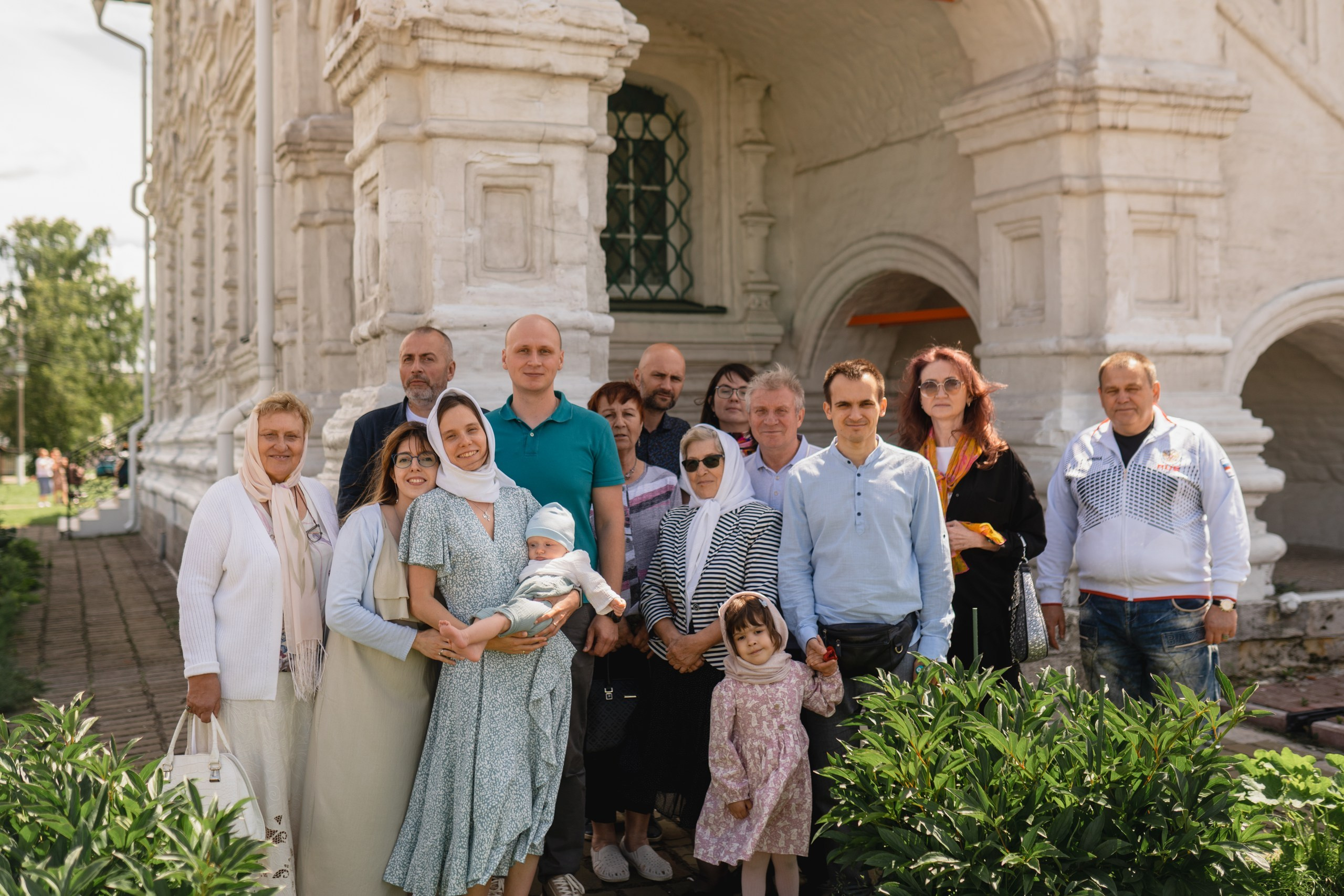 Иван. Церковь Благовещения Пресвятой Богородицы в Тайнинском. Семейный фотограф в Москве Лилия Лебедева