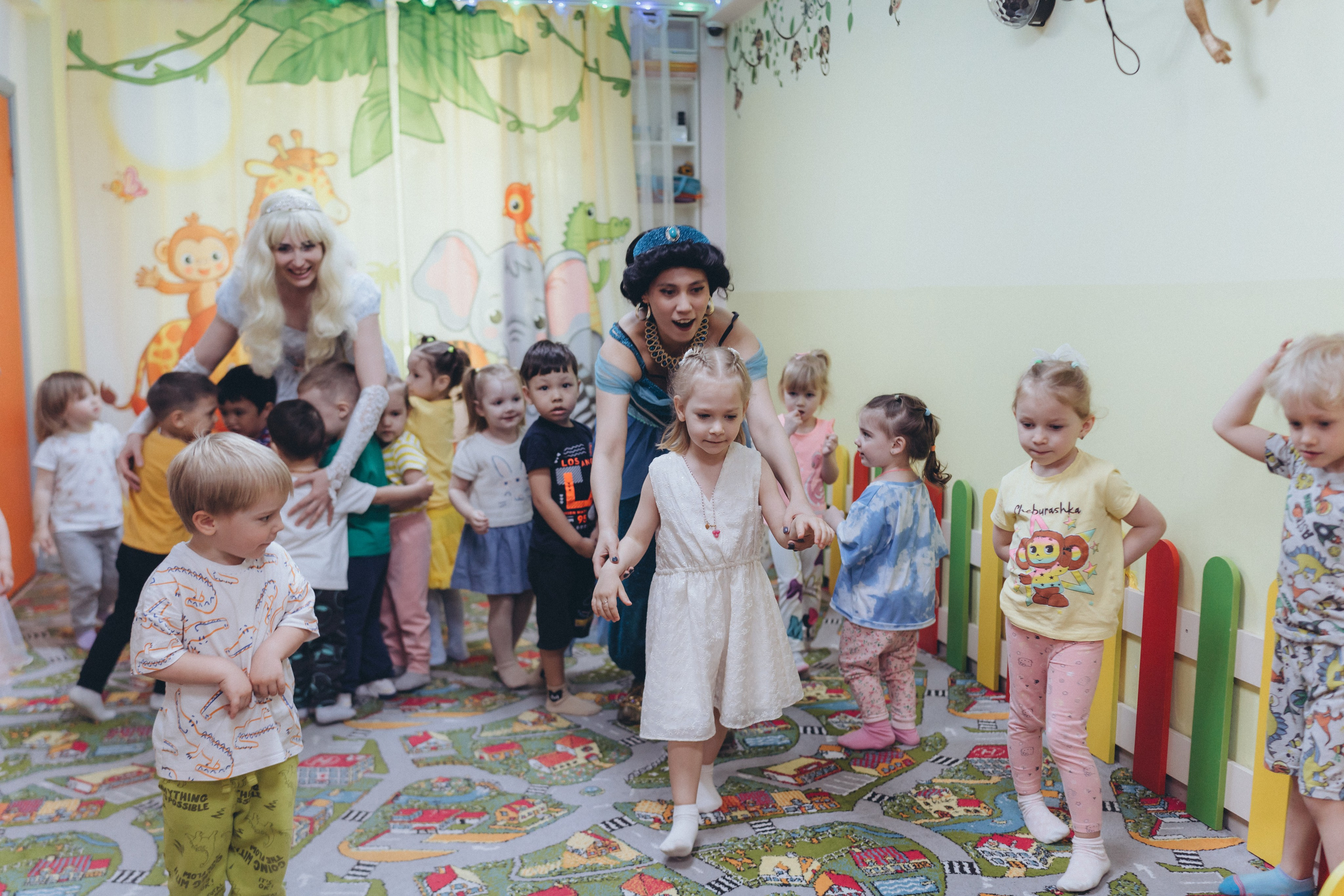 День рождения Алисы (садик). Крис Богомазова