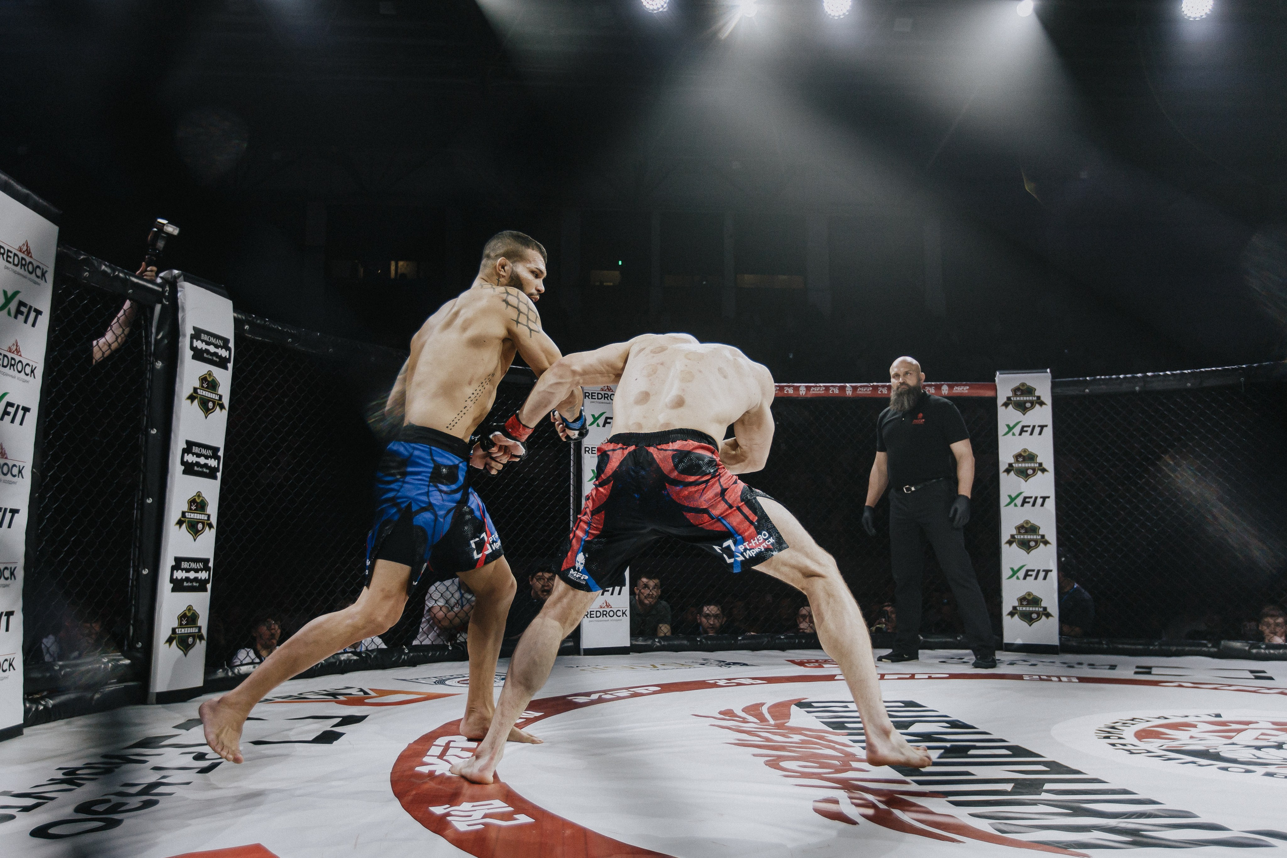 MFP246 МАКСИМ БУТОРИН VS МАРСИО БРЕНО. Фотограф Иркутск Антипин Сергей