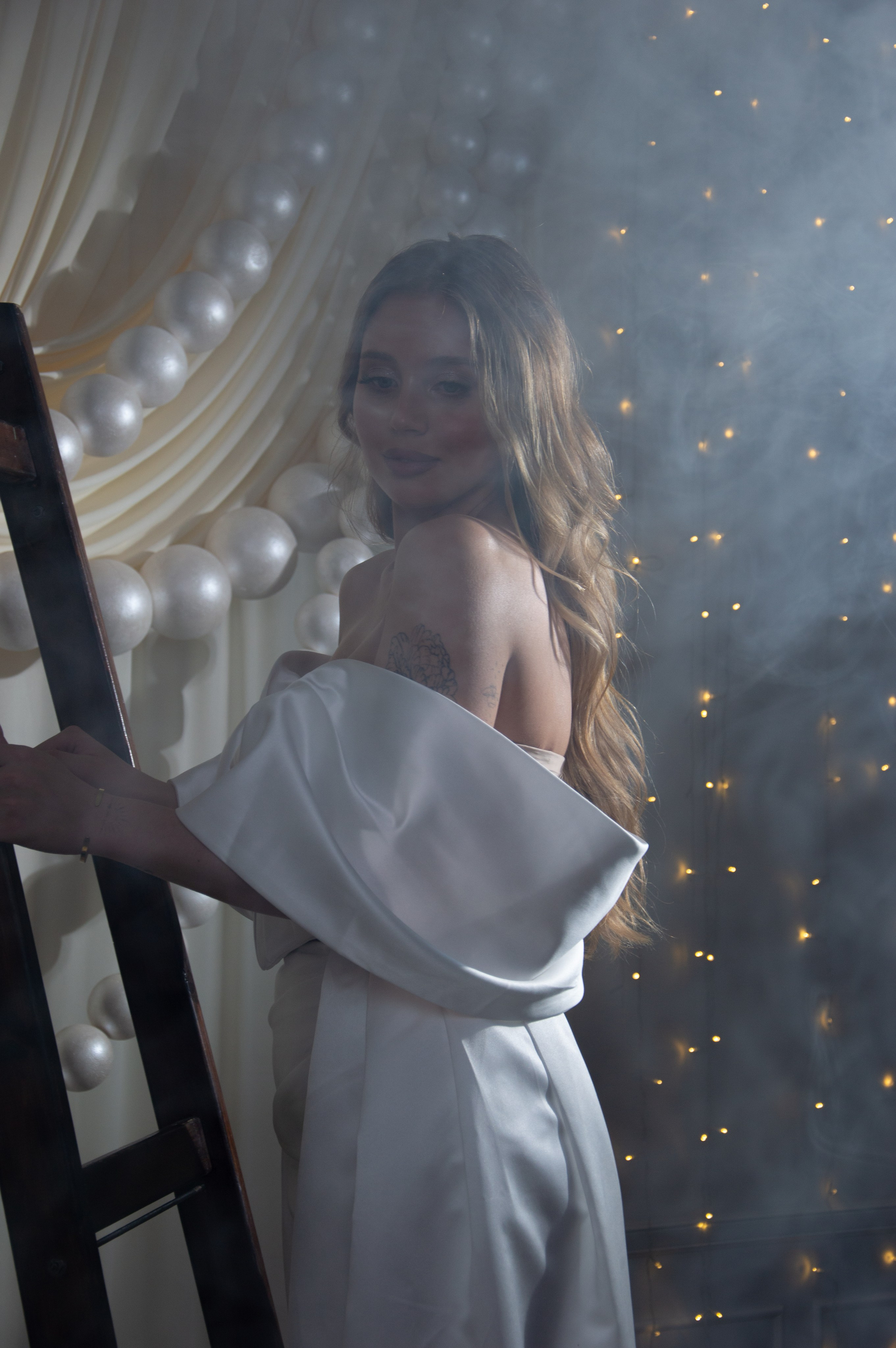 Семейная фотосессия в Хабаровске. Портретная съемка девушки в студии Хабаровск