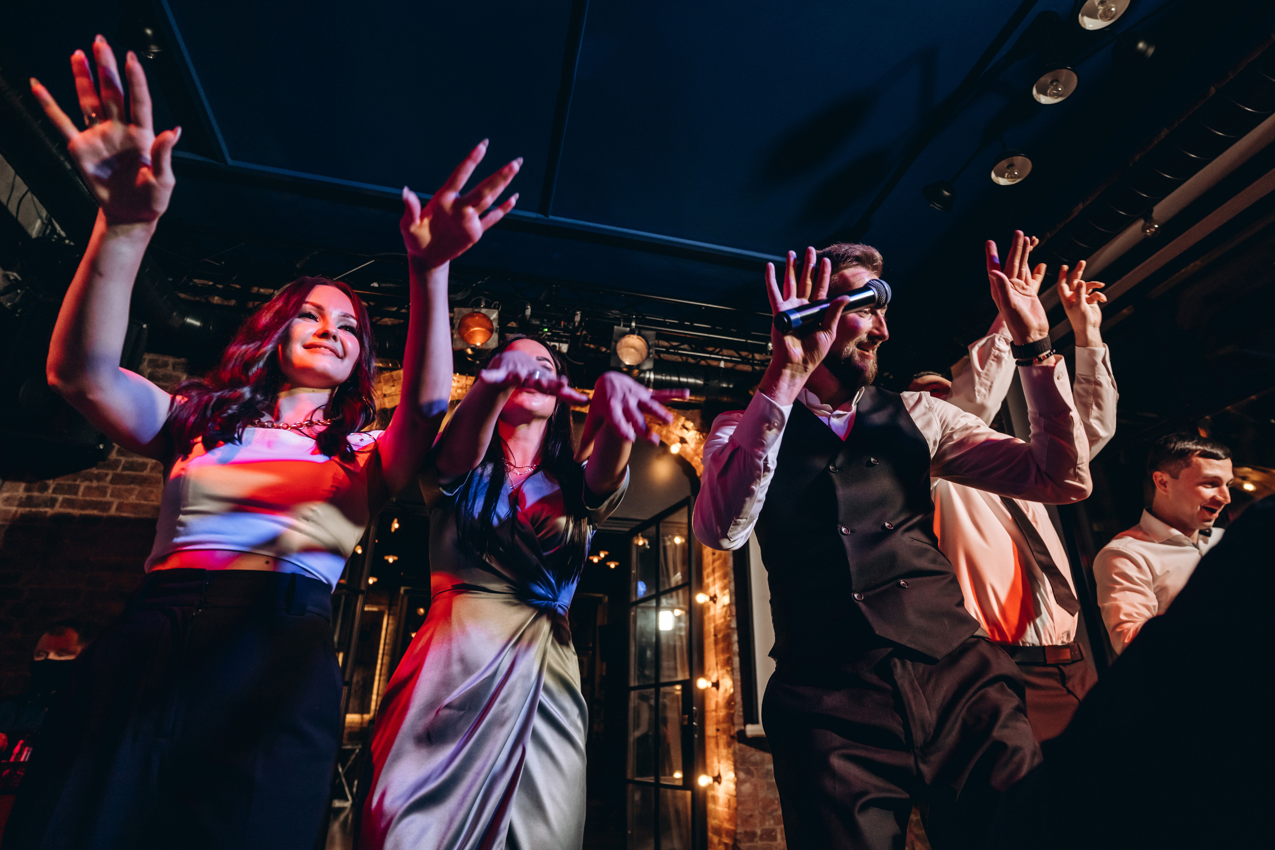 Вадим и Юлия. Свадебный квиз в ресторане «Рога и копыта». Зайковский Кирилл