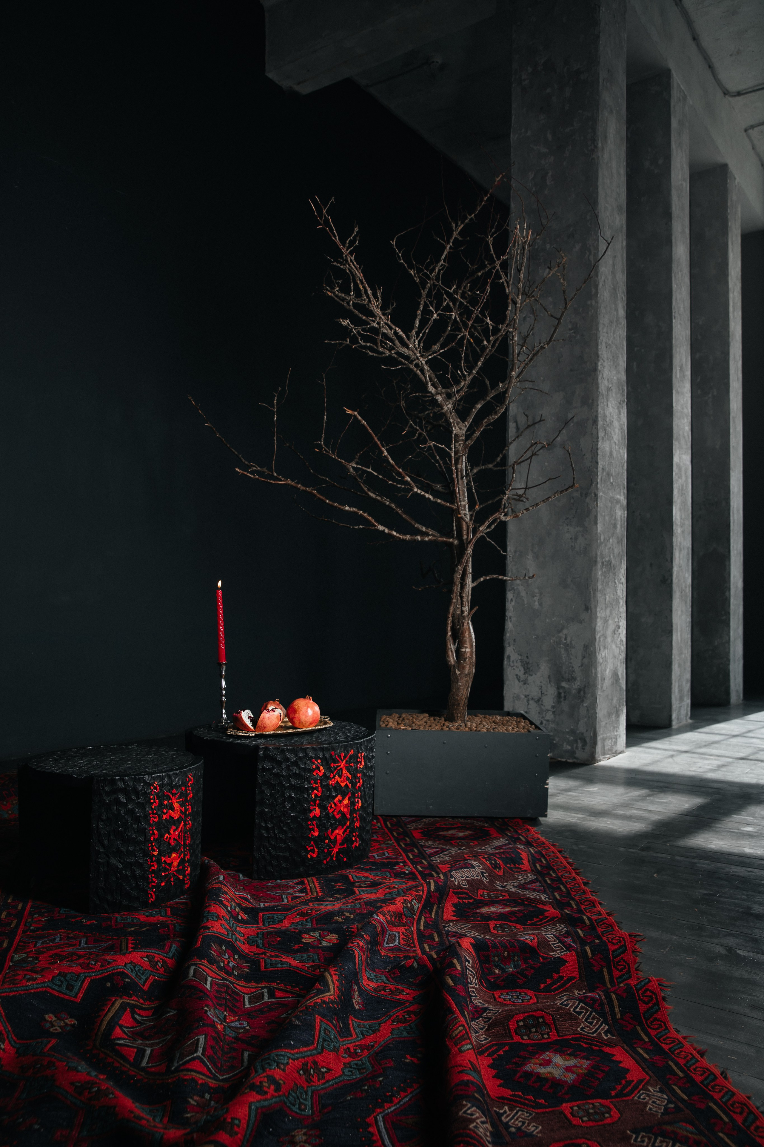 Столики 'Red code'. Алла Дулова — предметный и интерьерный дизайнер