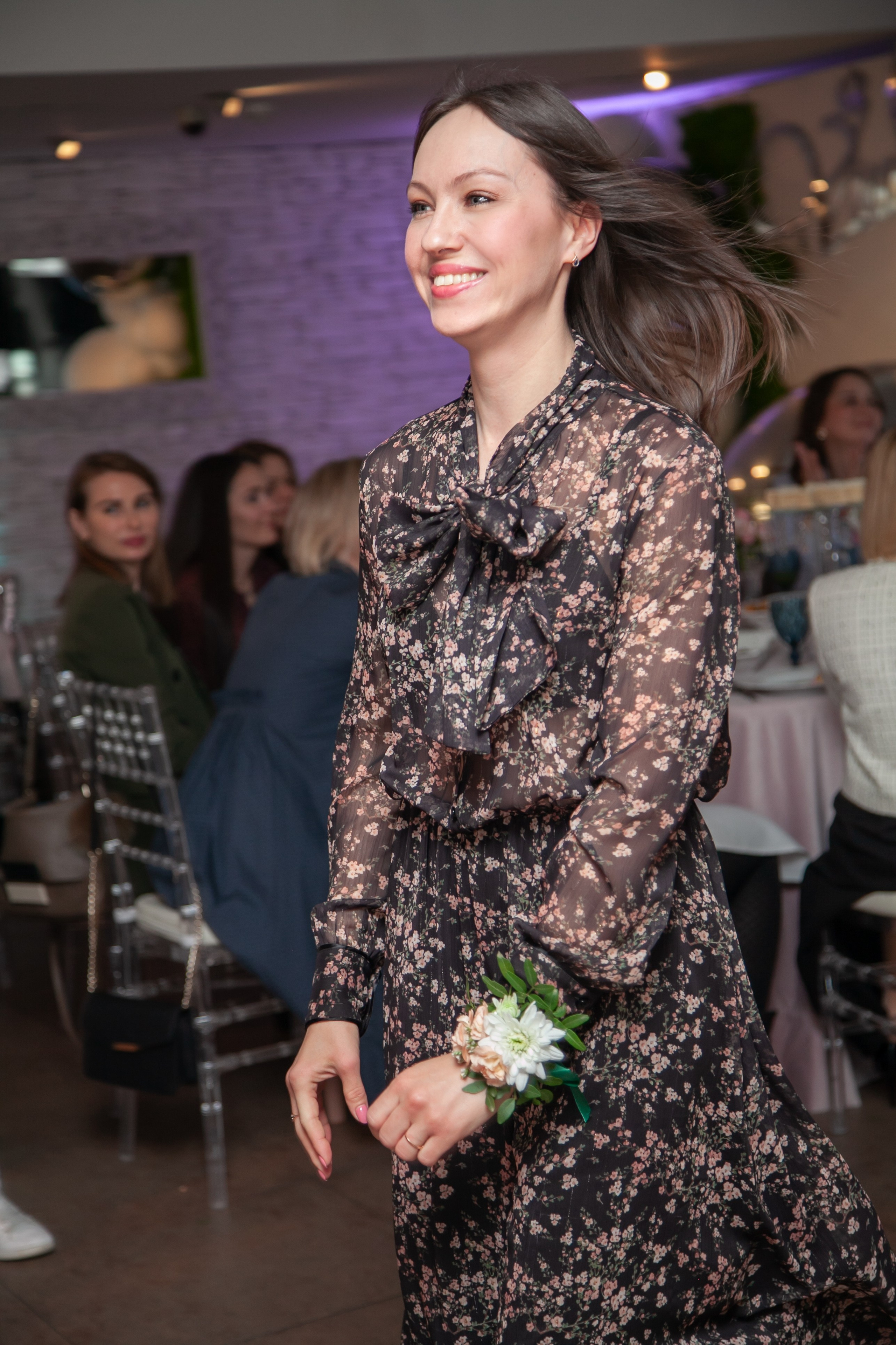 Встреча клуба Блиновской. Двойняшки-фотографы Анна и Анастасия в Санкт-Петербурге