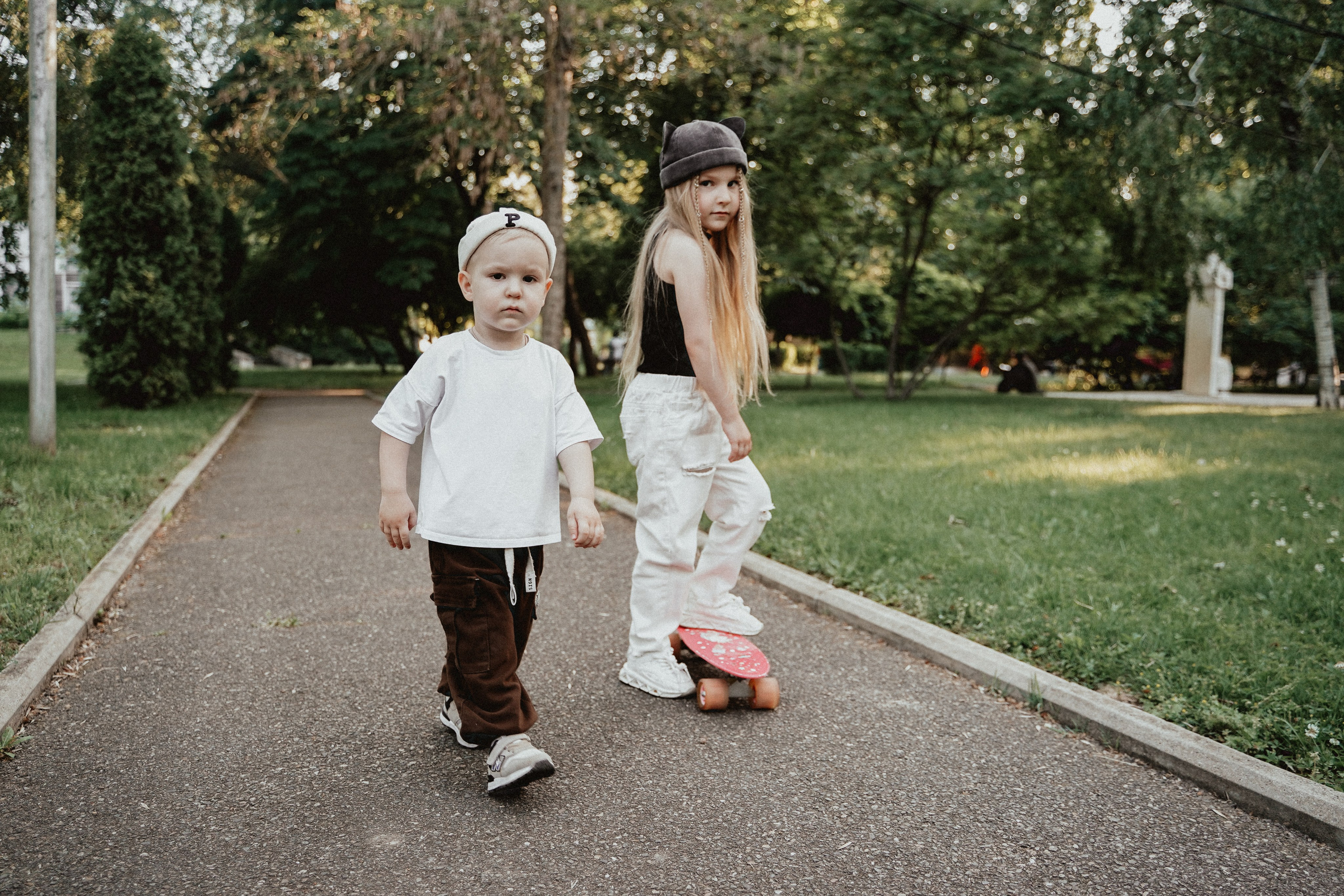 Семейная фотосессия со скейтом и самокатом. Семейный и женский фотограф в Краснодаре Анастасия Приймак