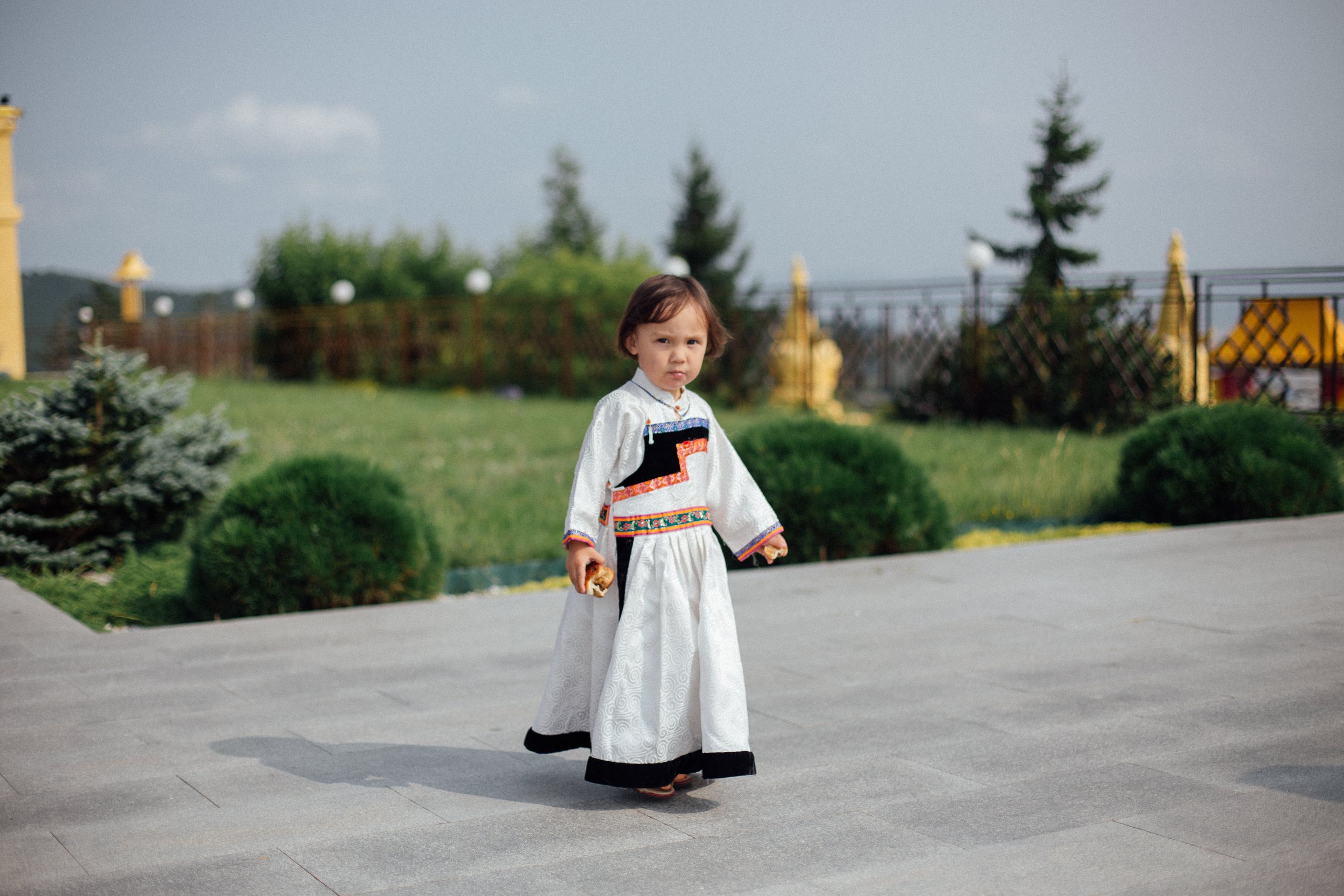 Семейная фотосессия в национальных костюмах. Семейный и детский фотограф в г. Улан-Удэ