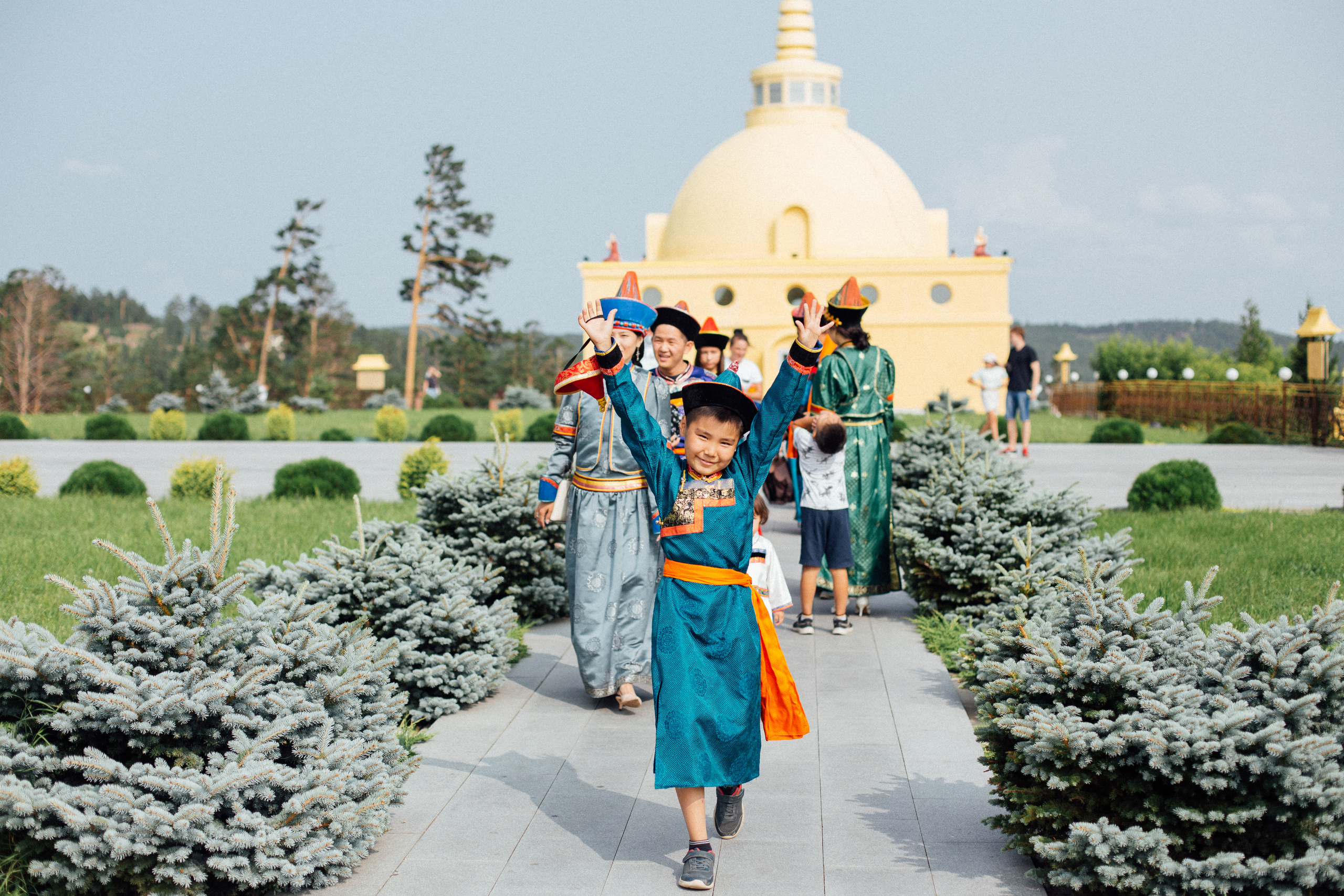 Семейная фотосессия в национальных костюмах. Семейный и детский фотограф в г. Улан-Удэ