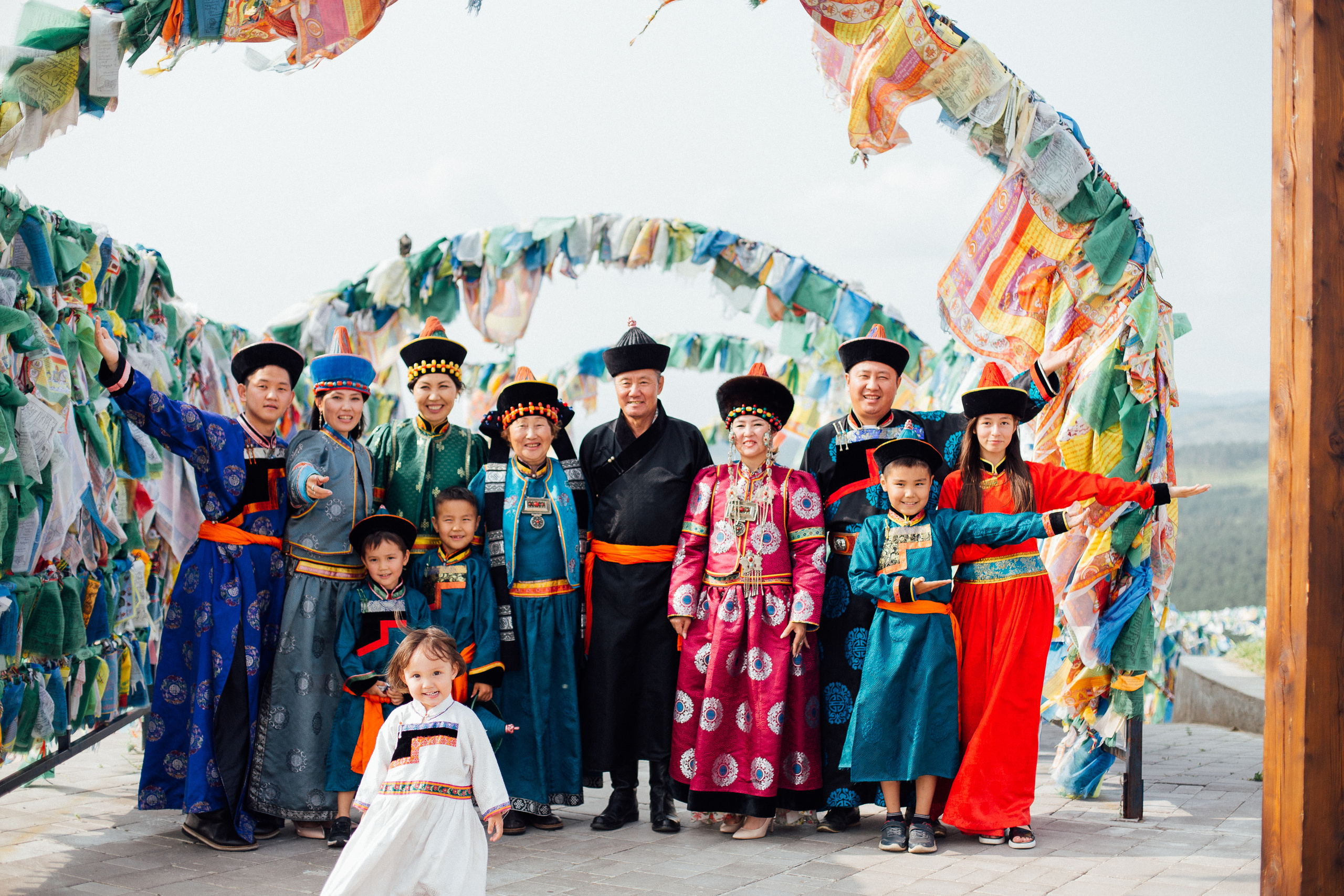 Семейная фотосессия в национальных костюмах. Семейный и детский фотограф в г. Улан-Удэ