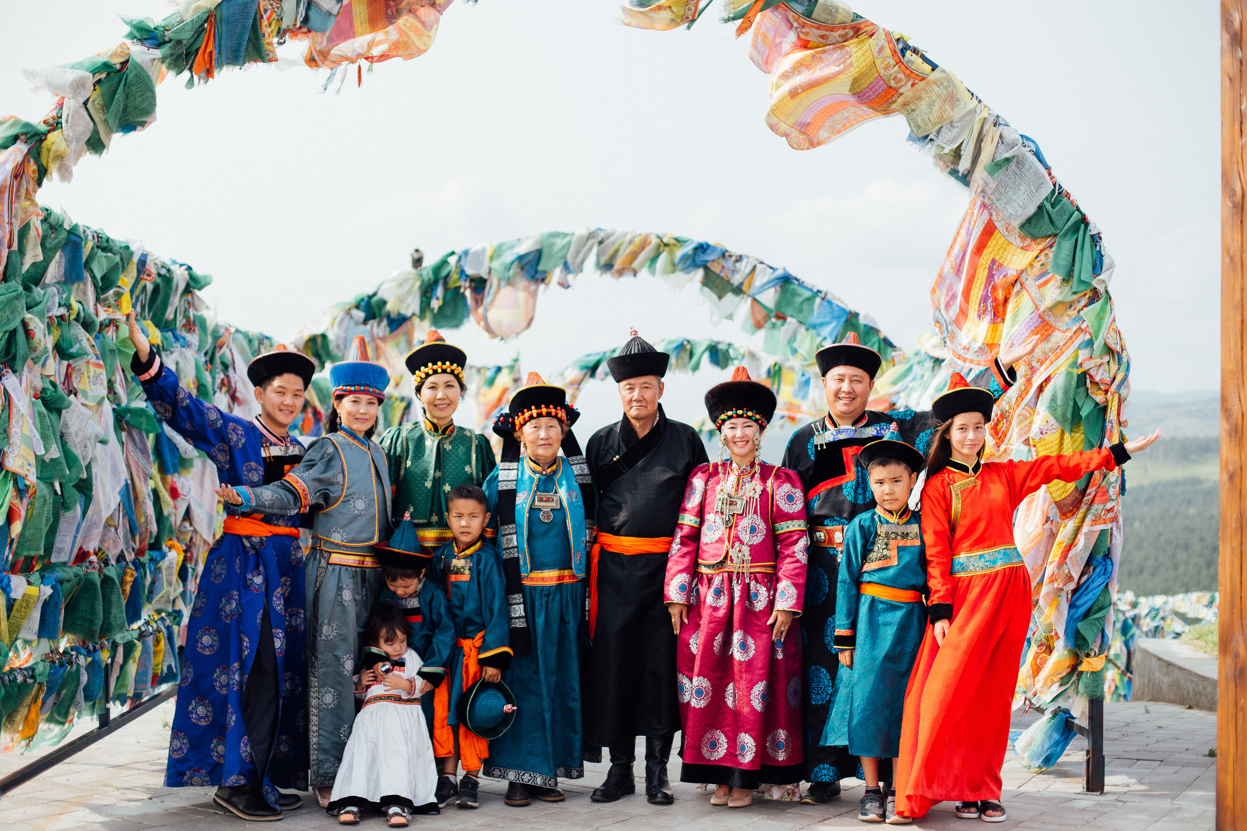 Семейная фотосессия в национальных костюмах. Семейный и детский фотограф в г. Улан-Удэ