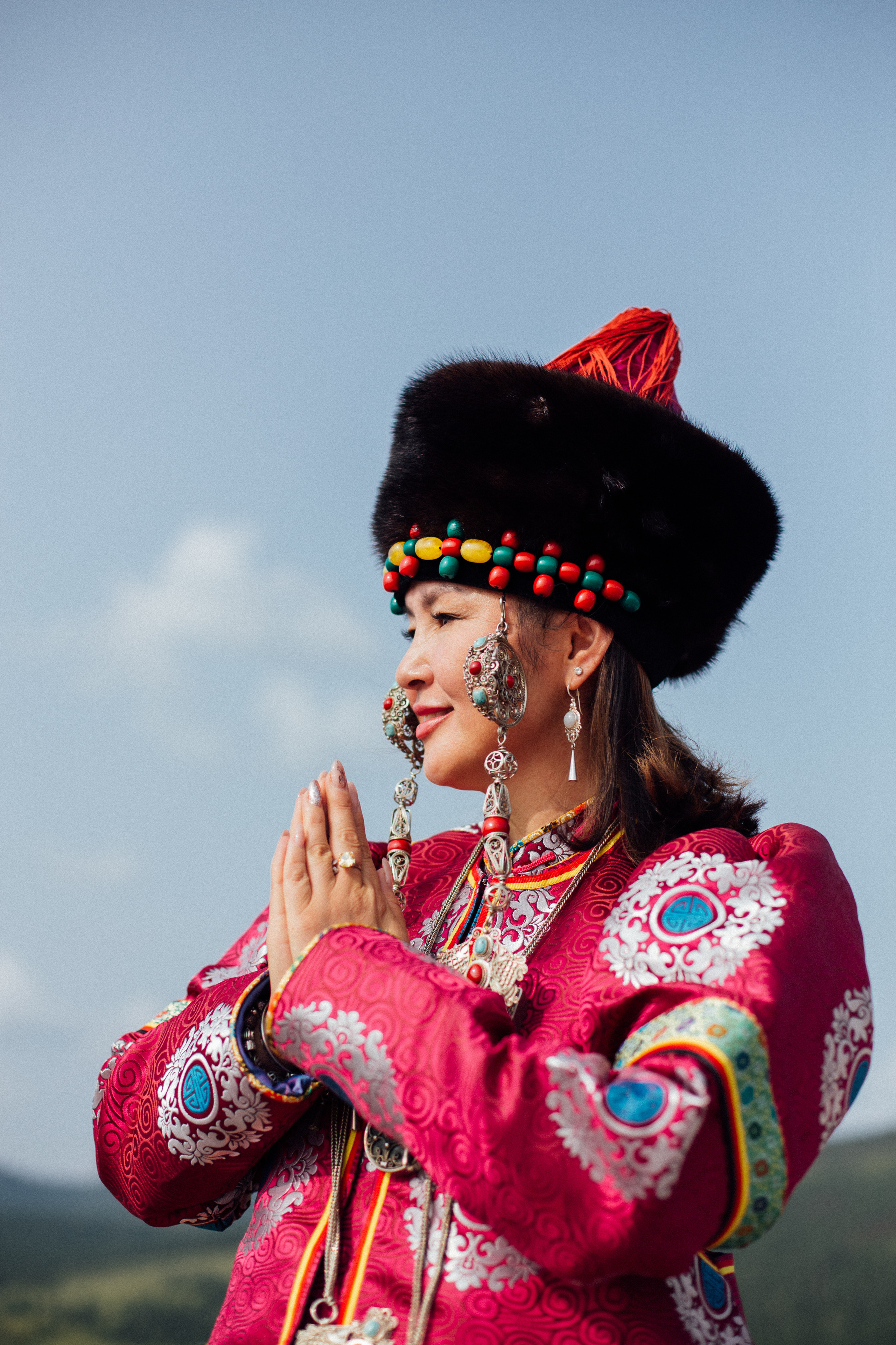 Семейная фотосессия в национальных костюмах. Семейный и детский фотограф в г. Улан-Удэ