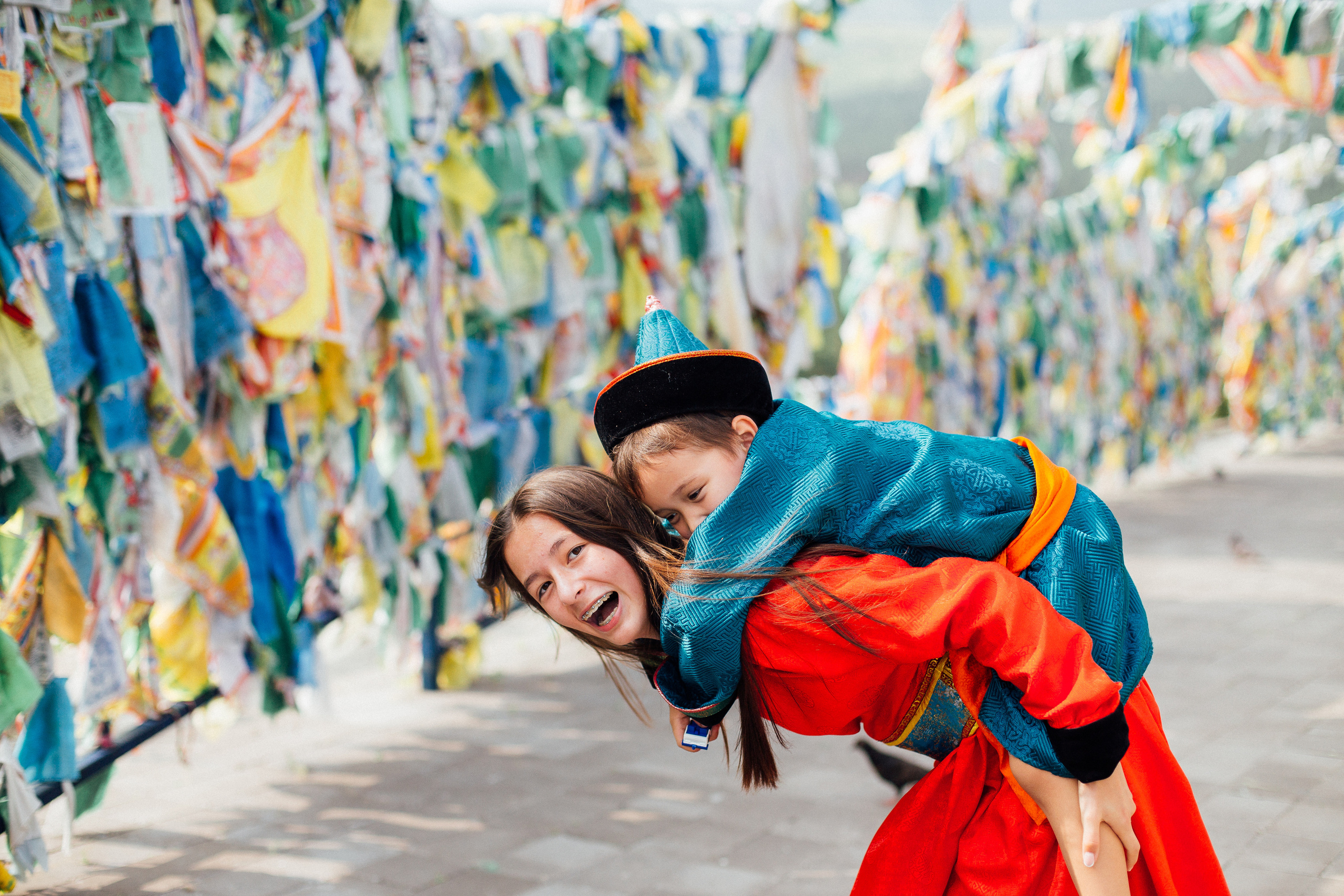 Семейная фотосессия в национальных костюмах. Семейный и детский фотограф в г. Улан-Удэ