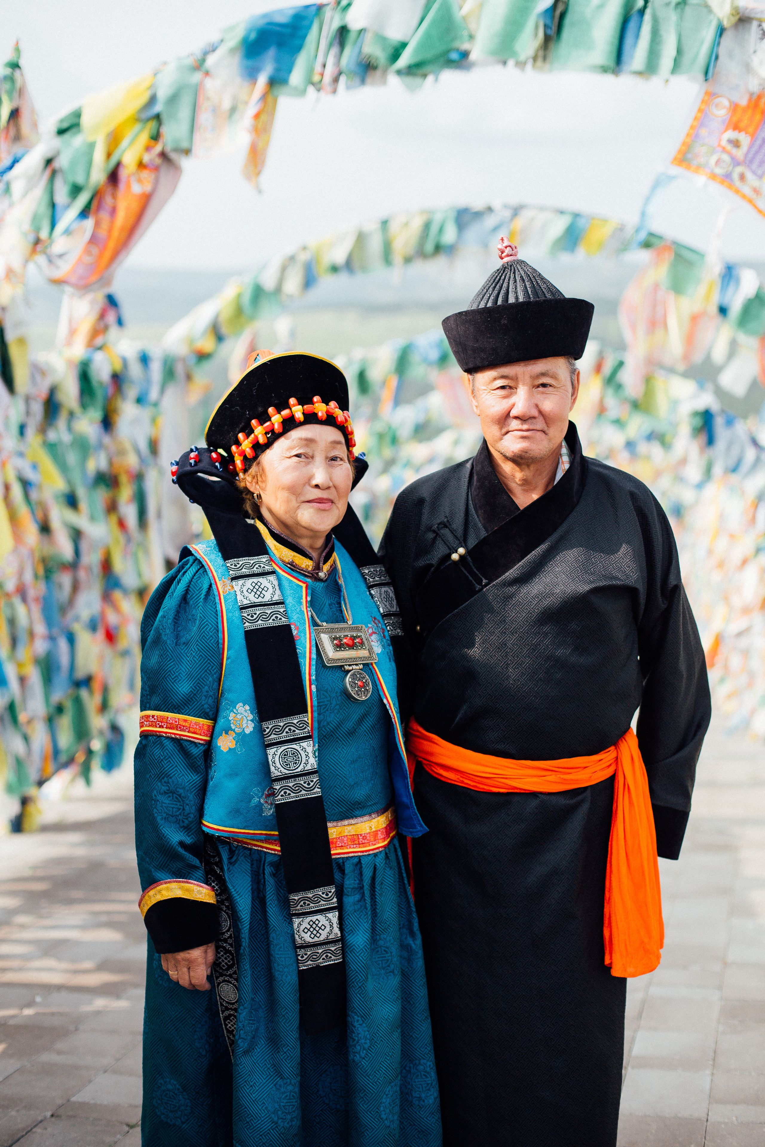 Семейная фотосессия в национальных костюмах. Семейный и детский фотограф в г. Улан-Удэ