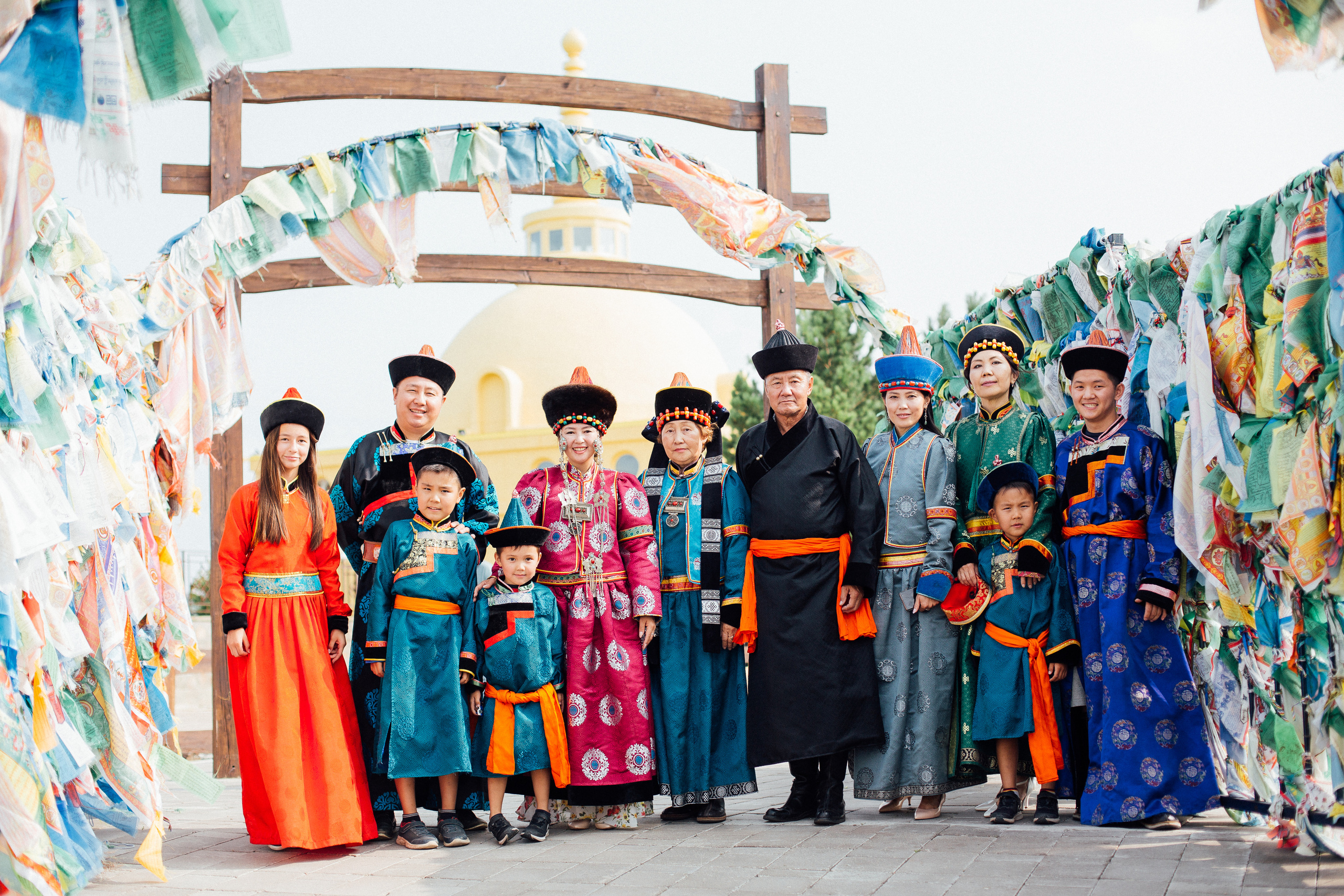 Семейная фотосессия в национальных костюмах. Семейный и детский фотограф в г. Улан-Удэ