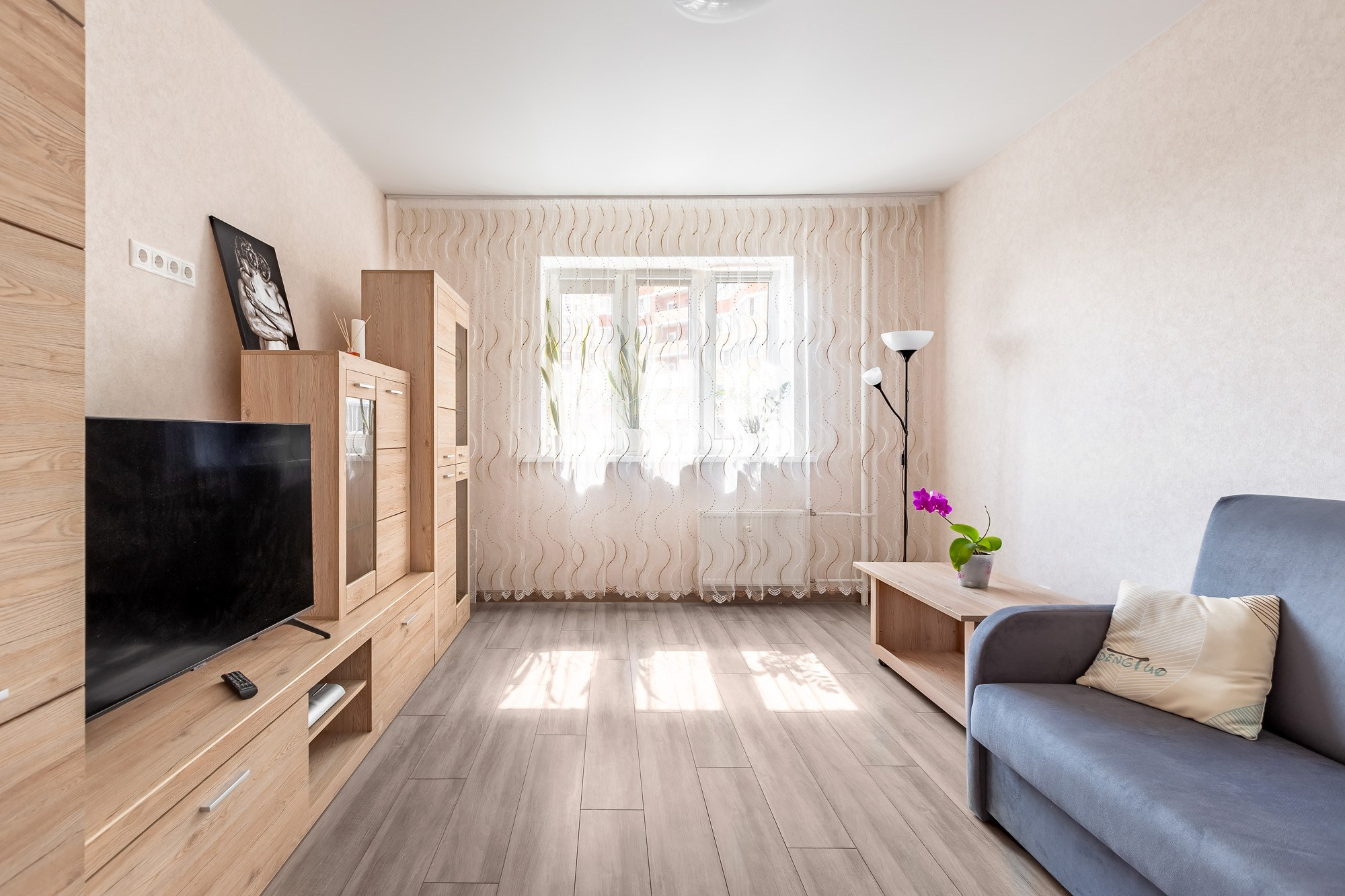 Домодедово. Квартира в теплых тонах на продажу. Интерьерный фотограф в Крыму