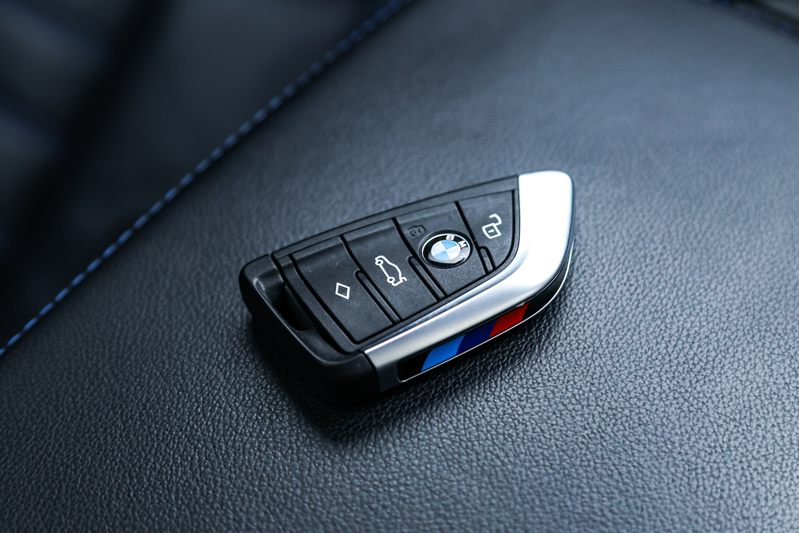 2021 BMW X4. Mixturecaptures