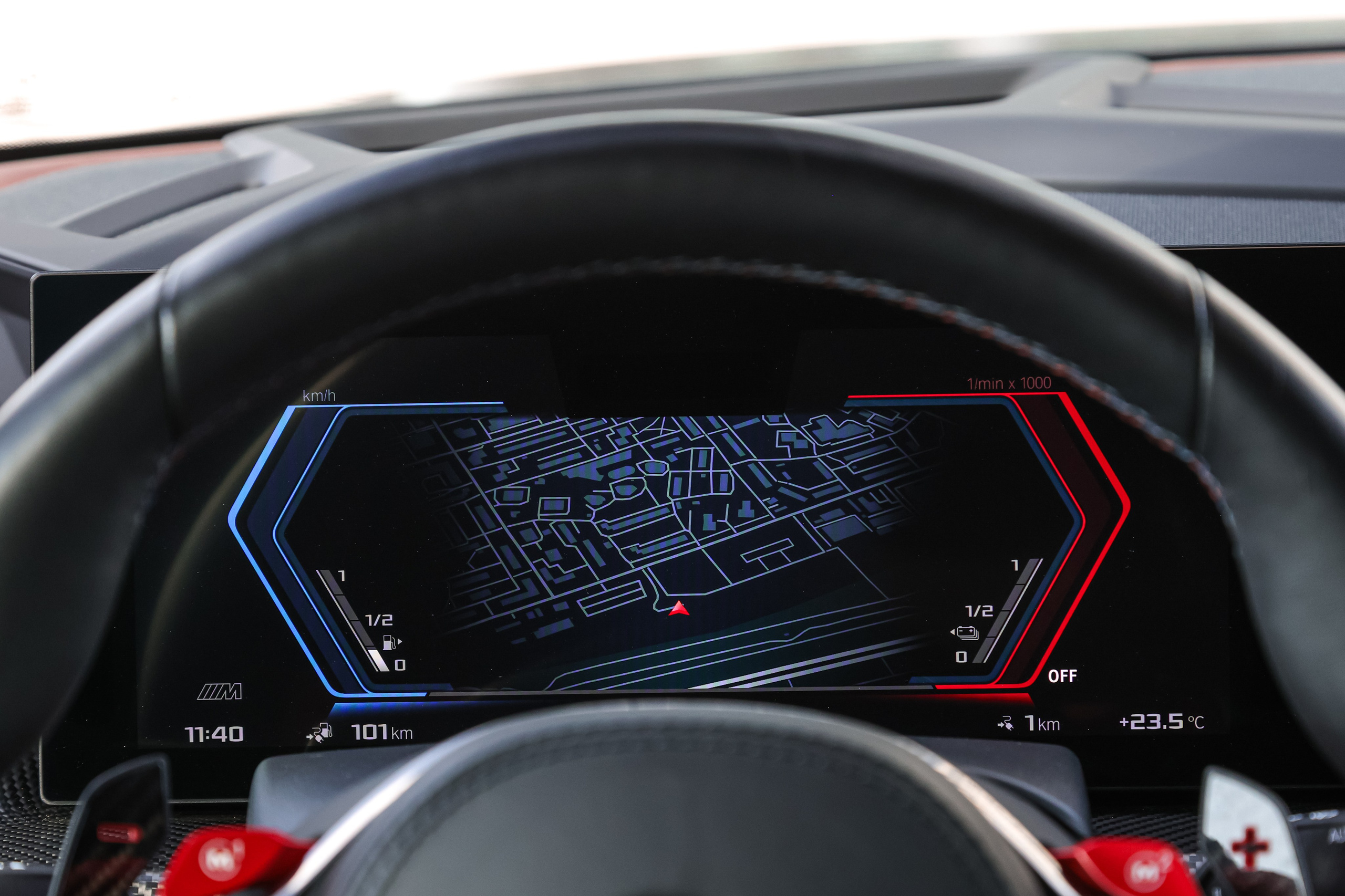 2024 BMW XM. Mixturecaptures