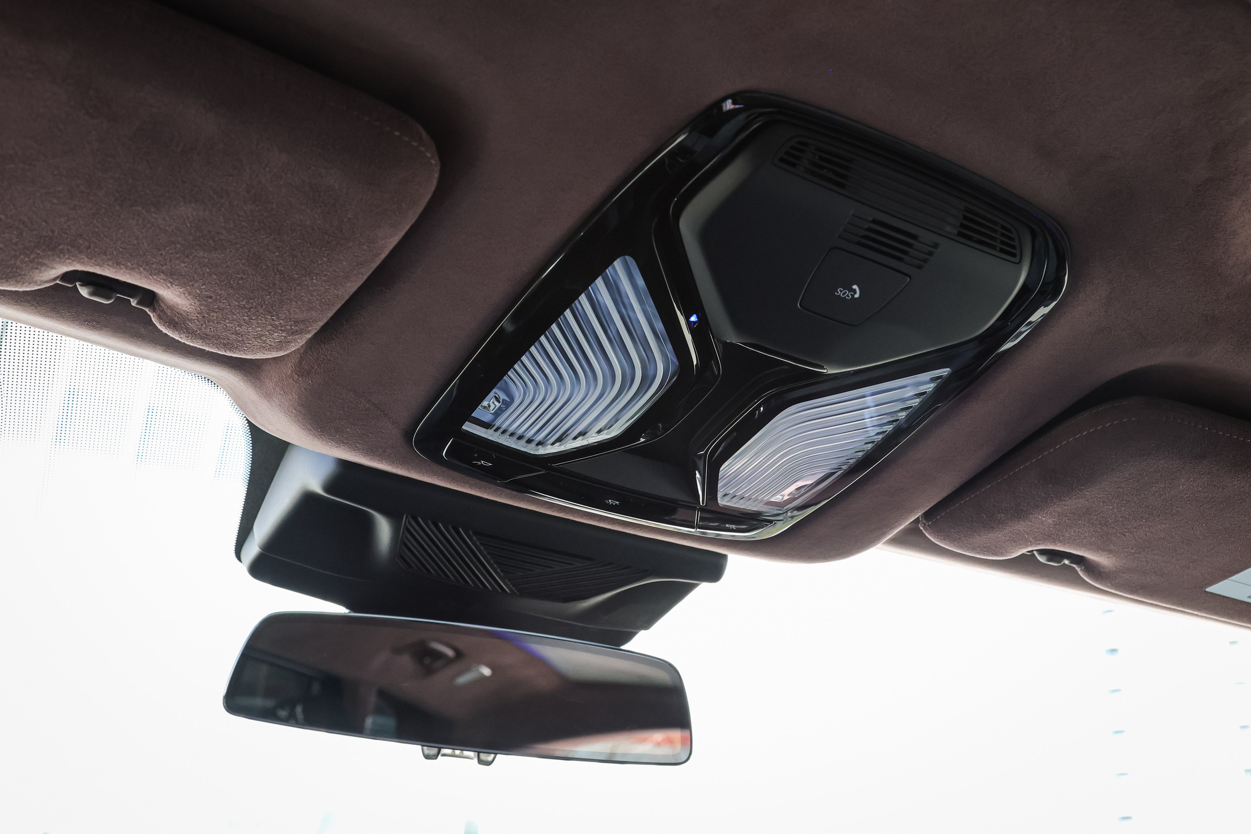 2024 BMW XM. Mixturecaptures