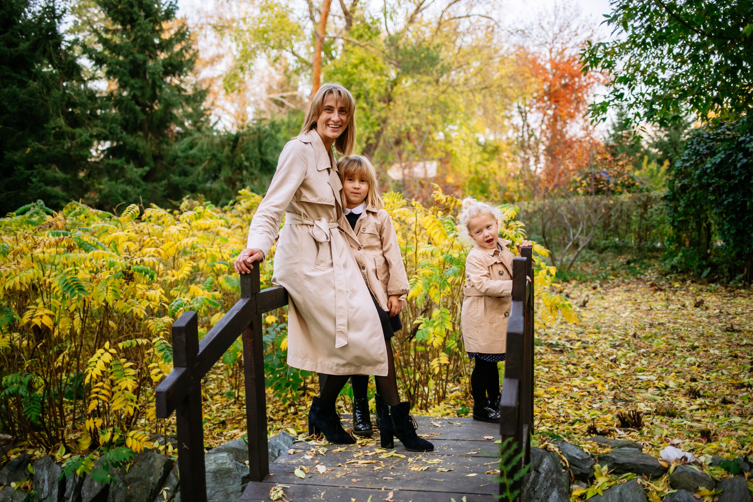 Юля, Анюта, Есения