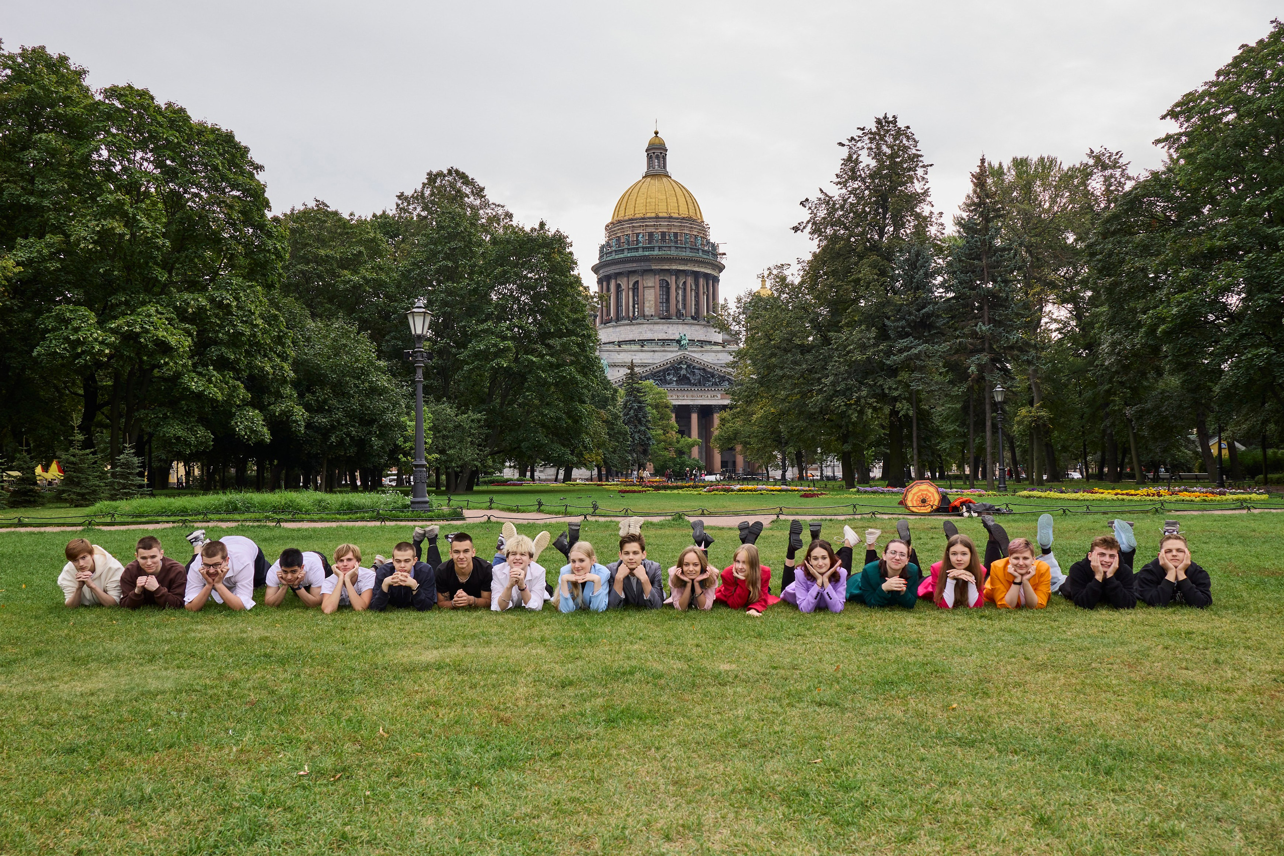 ПРОГУЛКА ПО ГОРОДУ. Школьная фотография в Санкт-Петербурге, выпускные альбомы, фотосессии
