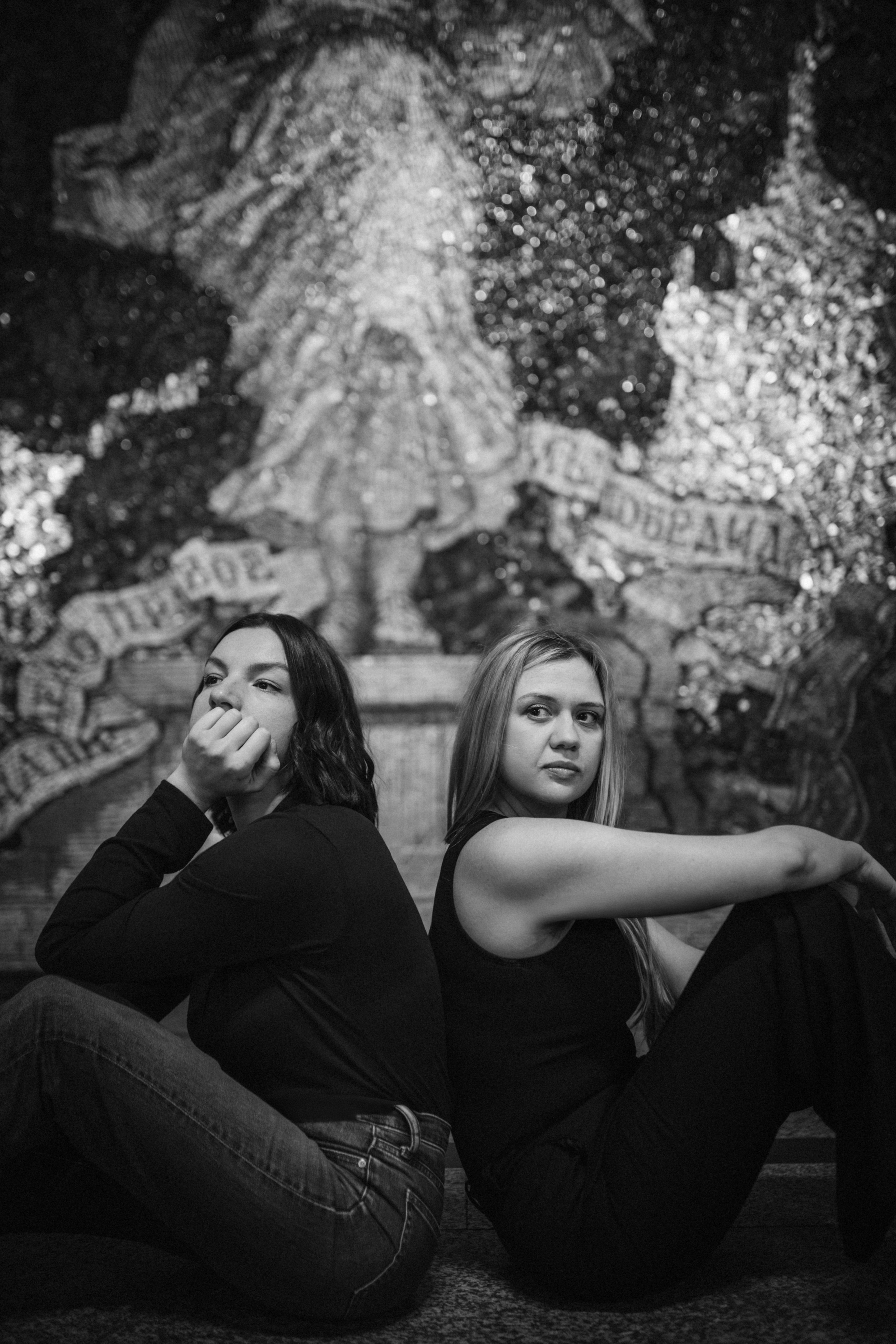 Катя и Кристина в метро. Klerout Photographer