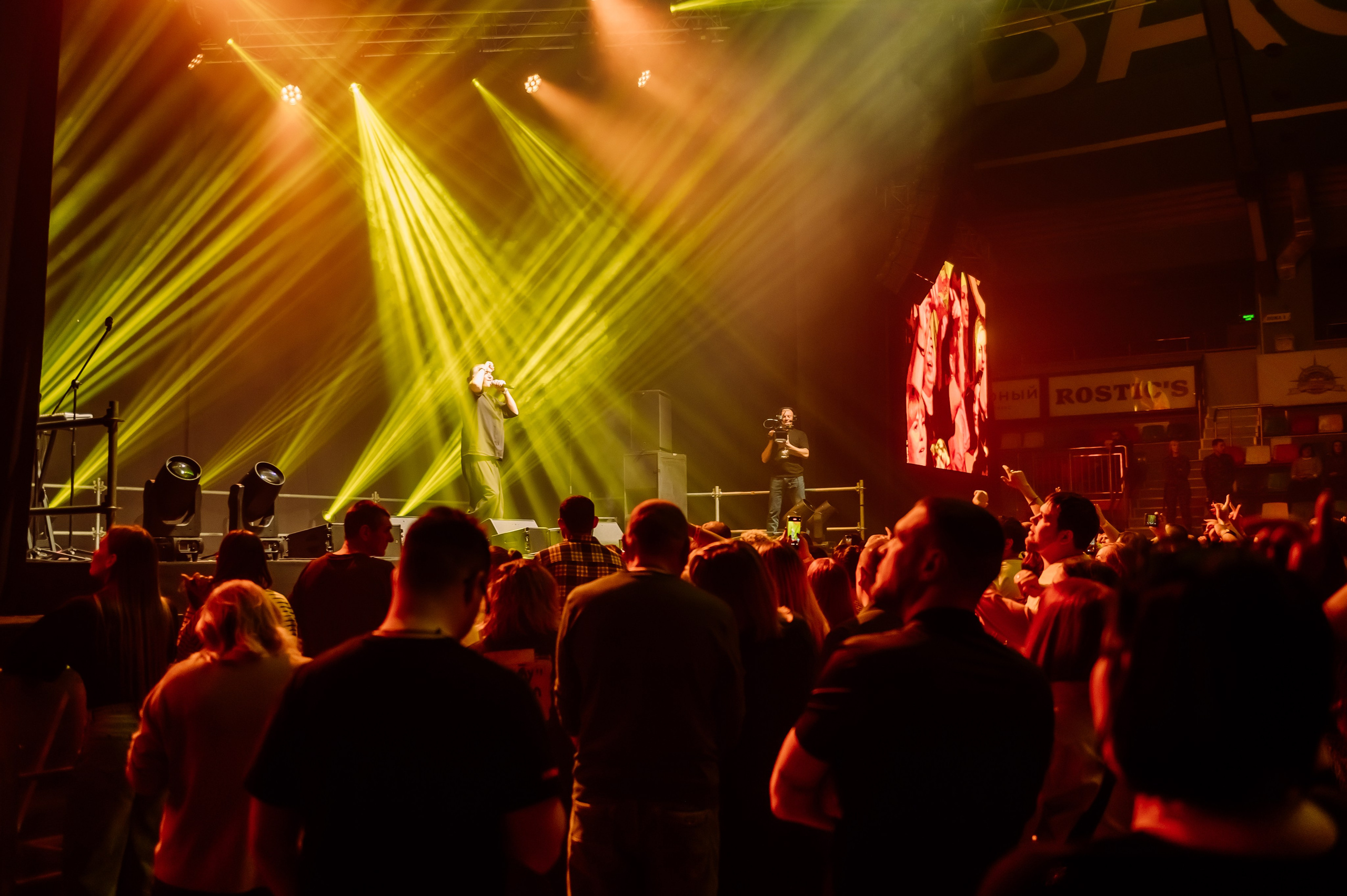 Дискач 90-х в Кемерово, СРК Арена. Детский фотограф, семейный фотограф и репортажи в Кемерово