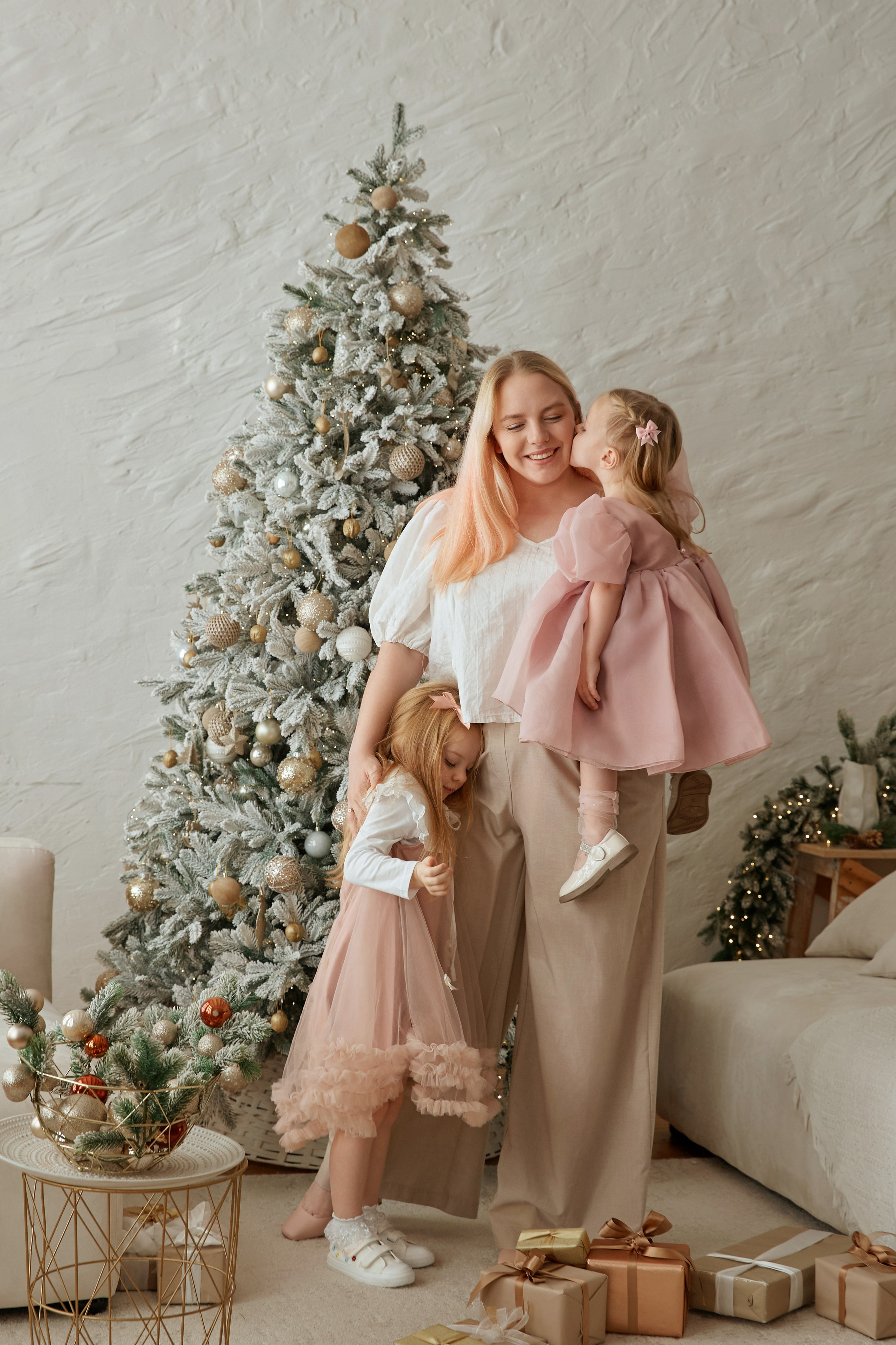 Полина с дочками. Фотограф женского портрета, беременности и материнства Харькова Елена