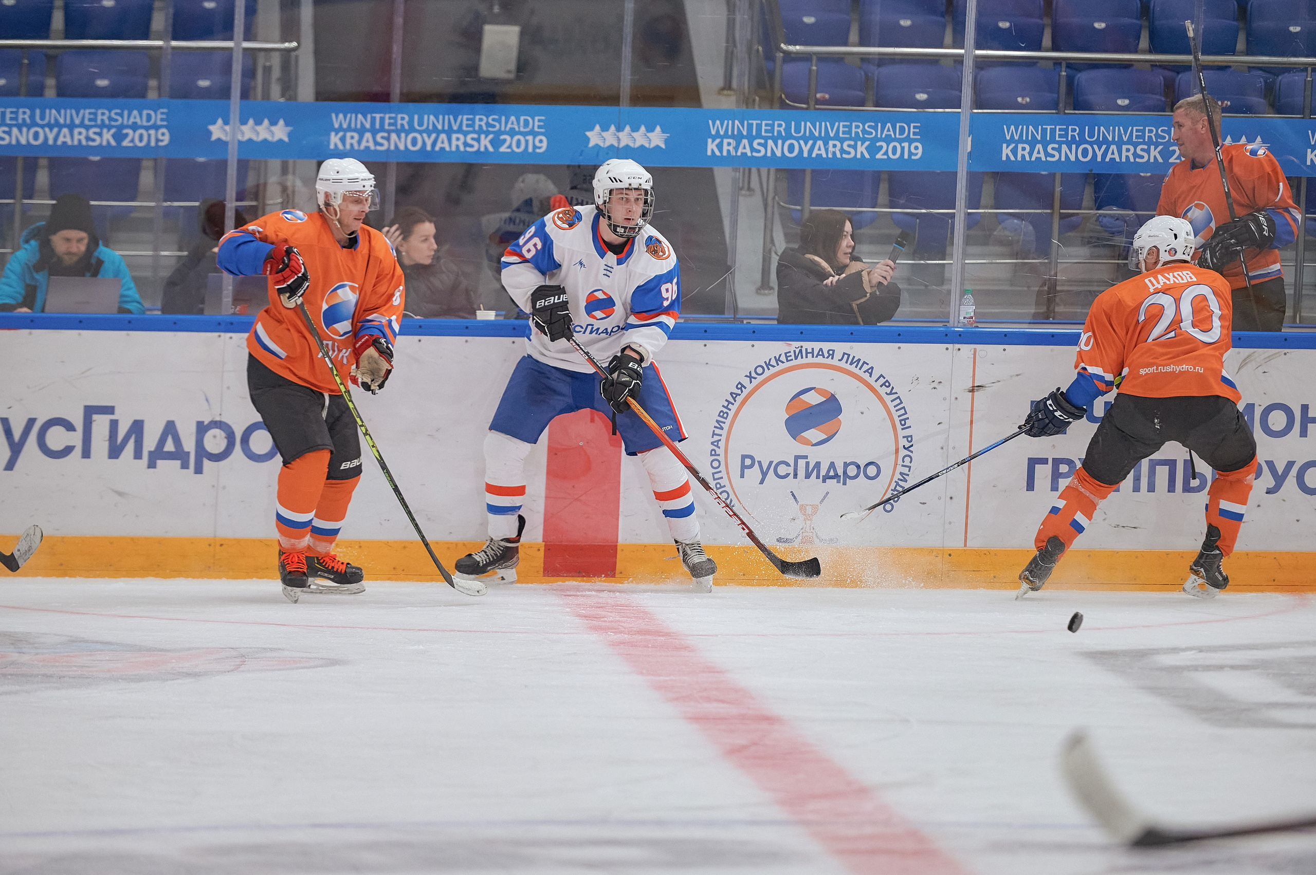 Портфолио репортажной фотосъёмки: Кристалл арена — Хоккей — РусГидро. Фотограф Яковлев Роман — Красноярск