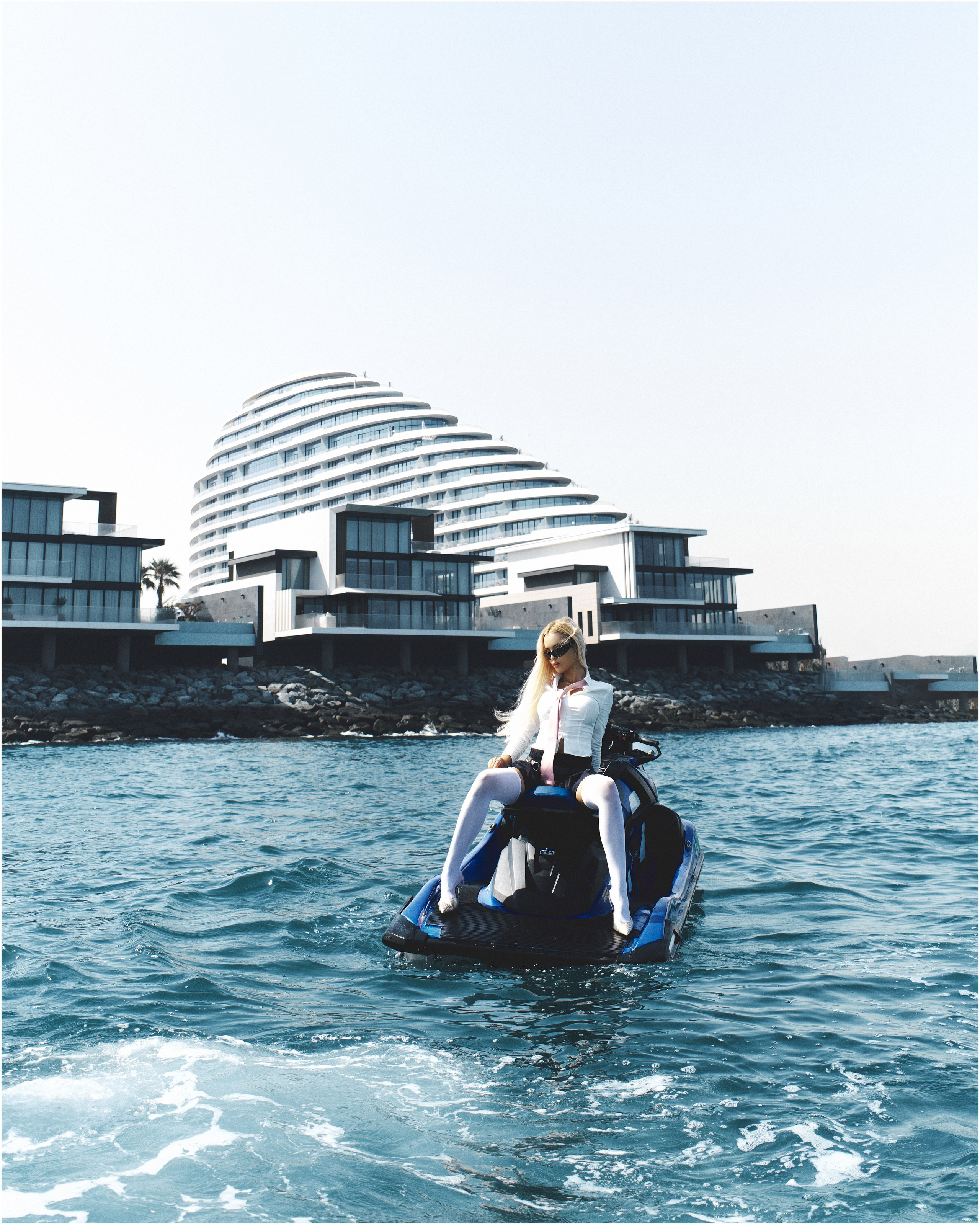 Фотограф Москва. NOIZOMAX Художественный фотограф в Дубай