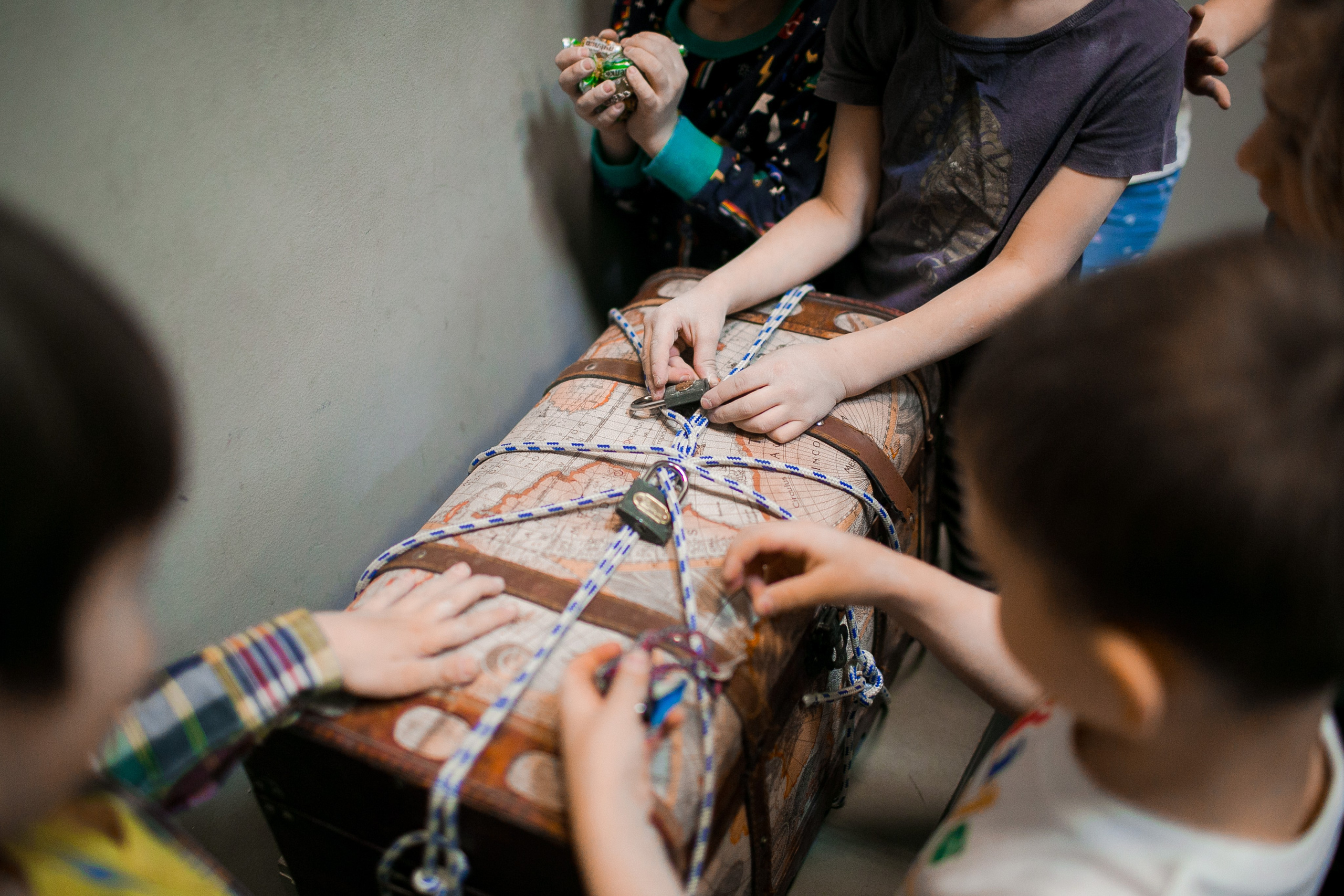 Фотосъемка детского Дня рождения на скалодроме. Репортажный фотограф Борис Геер