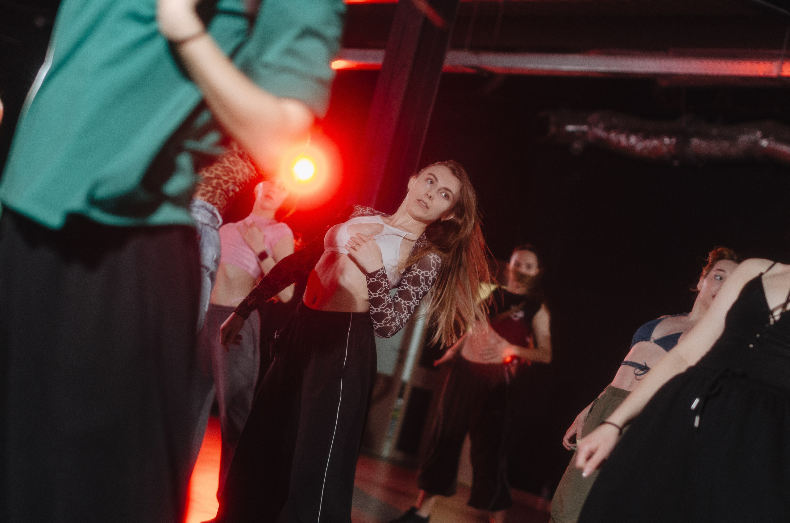 Мастер-классы по High Heels/Girly hip-hop от Оксаны ATTA. Денисова Аля — фотограф для парных съемок и индивидуальных историй в Барнауле