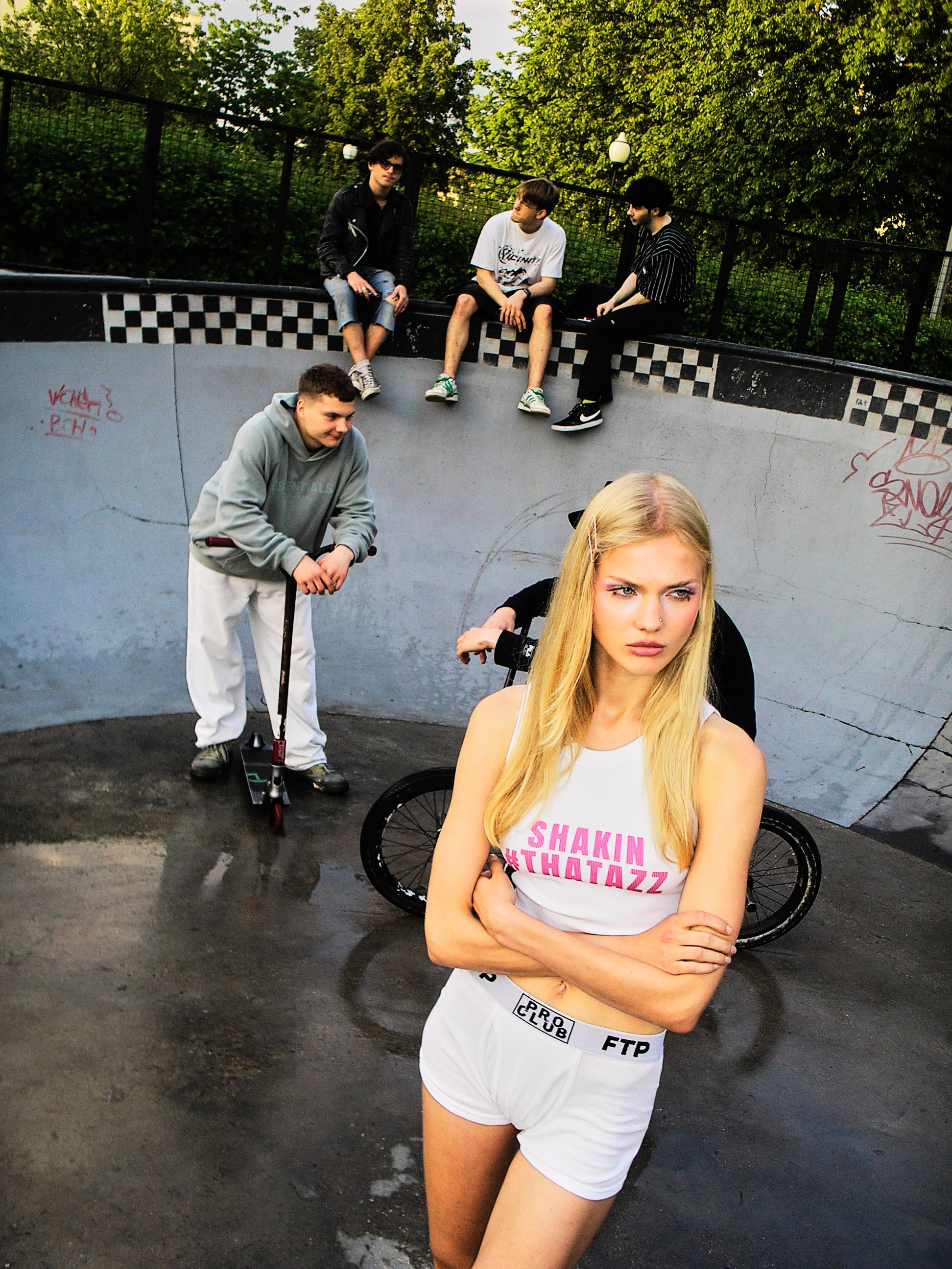 WHITE GIRL backstage for PAW. Main