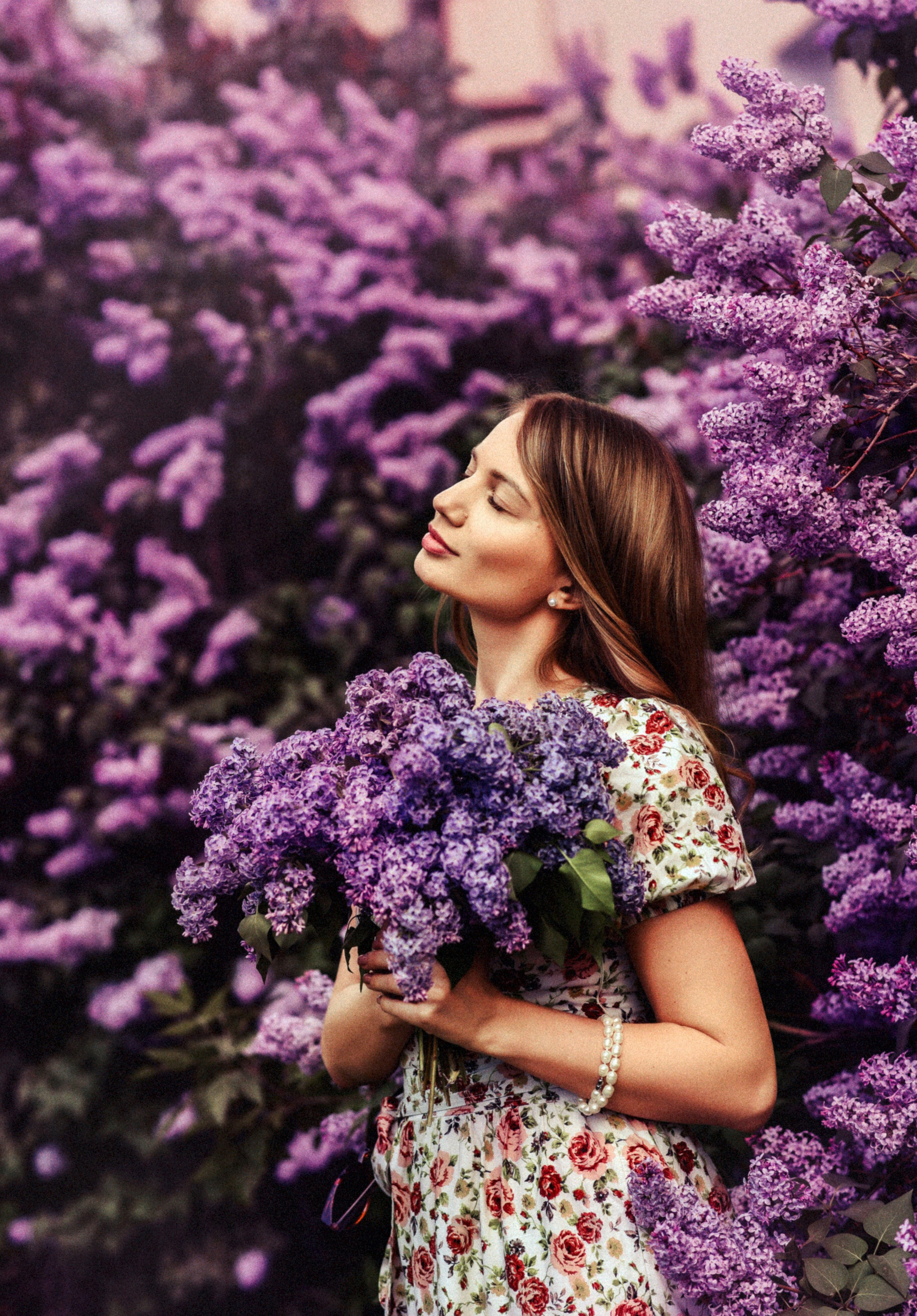 Фотосессия в цветении. Свадебный, семейный, детский, контент фотограф в Омске Максим Ильин