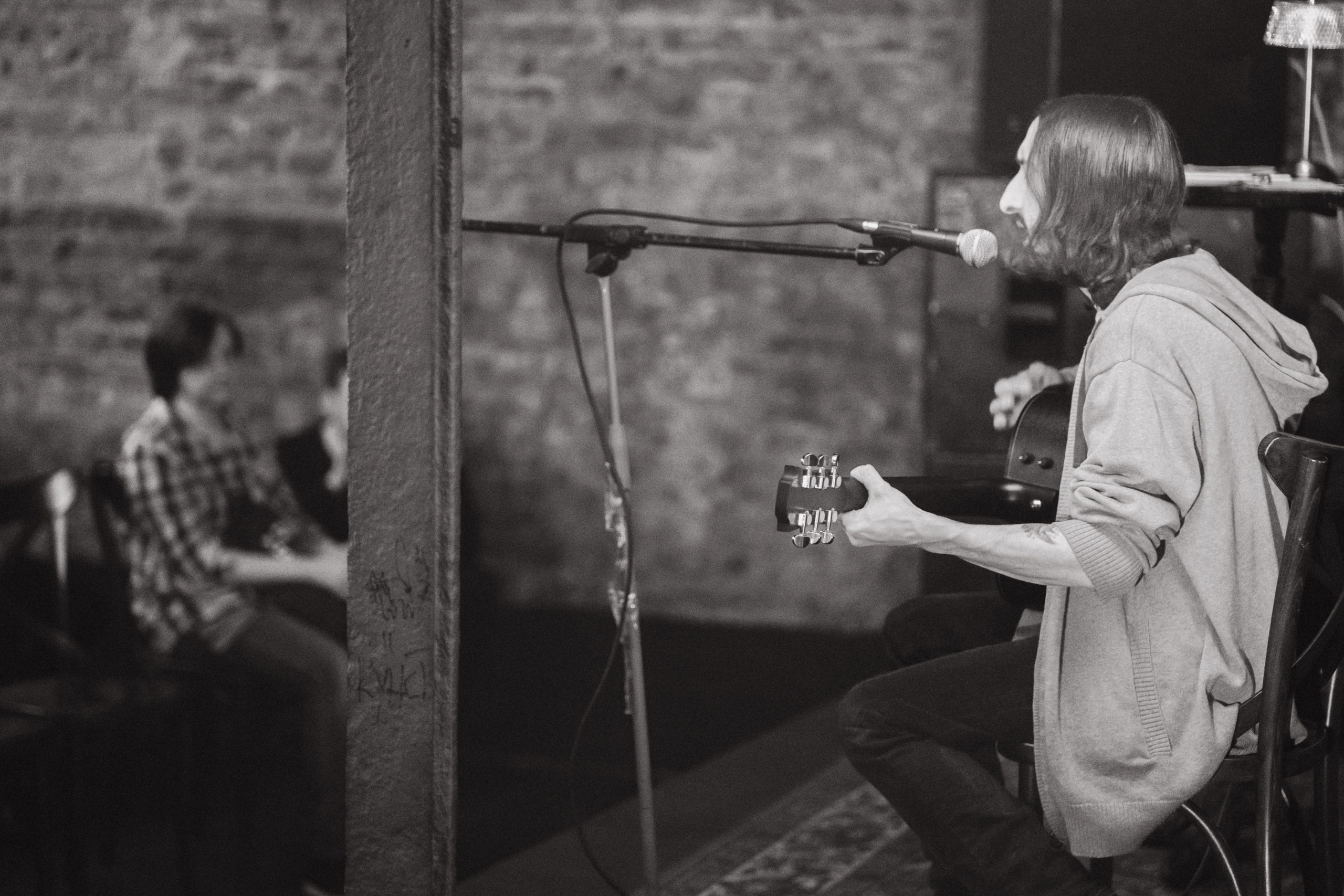 Презентация поэтического сборника. Творческие фотосессии в Москве. Фотоальбом лидера группы ЯЛО