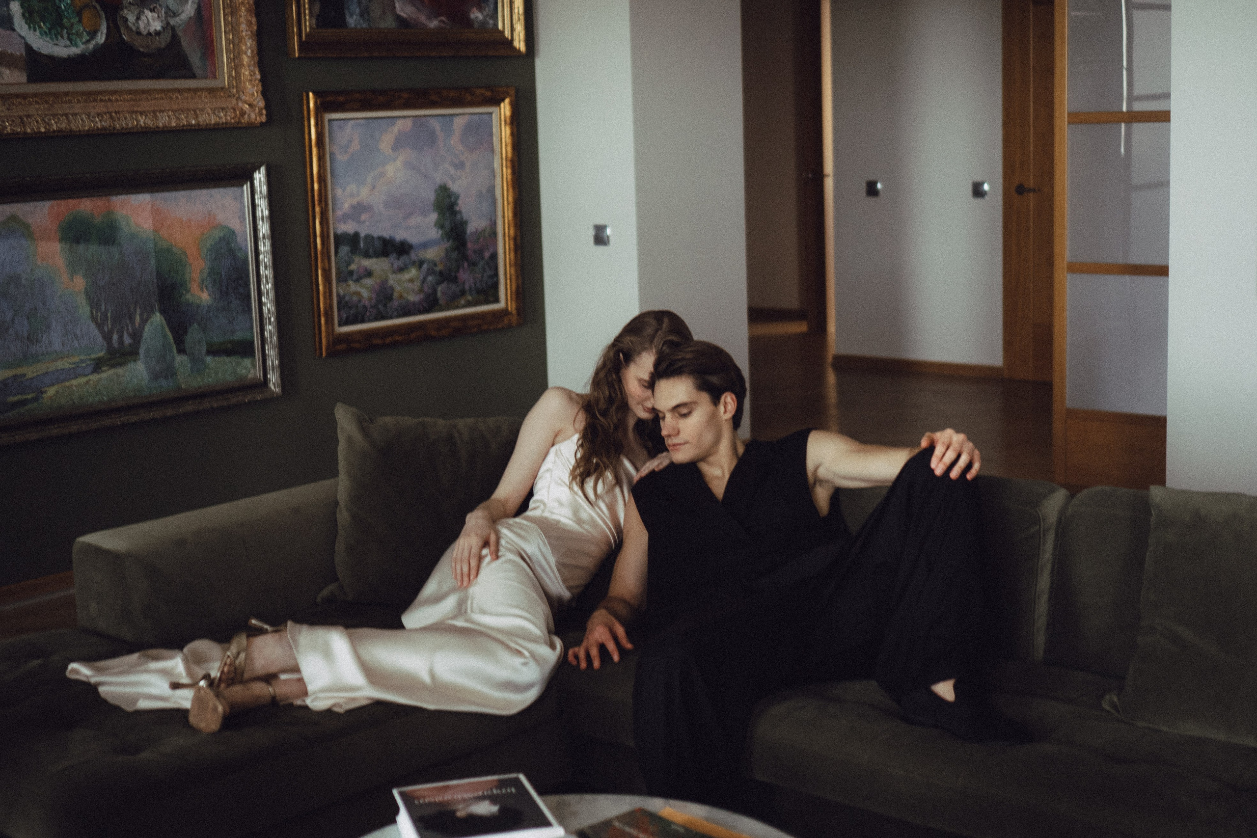 СВАДЕБНАЯ ФОТОСЕСИИИЯ ПАРЫ В УЮТНОЙ АТМОСФЕРНОЙ КВАРТИРЕ НА ФОНТАНКЕ. Профессиональный фотограф, Санкт-Петербург — Виктория Богомолова