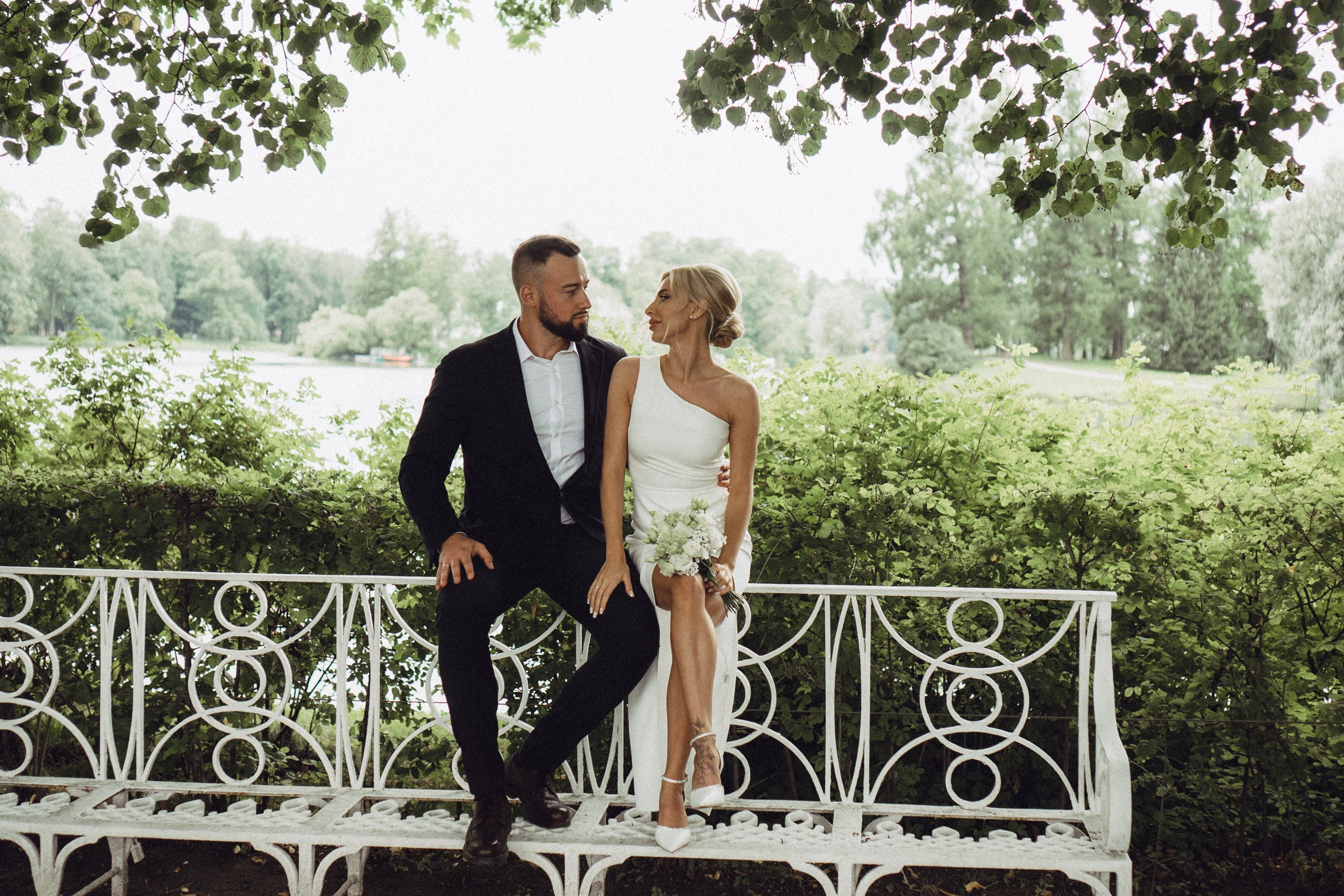 СВАДЕБНАЯ ИСТОРИЯ В ГОРОДЕ ПУШКИН ВОЗЛЕ ЕКАТЕРИНИНСКОГО ДВОРЦА И В ПАРКЕ. Профессиональный фотограф, Санкт-Петербург — Виктория Богомолова