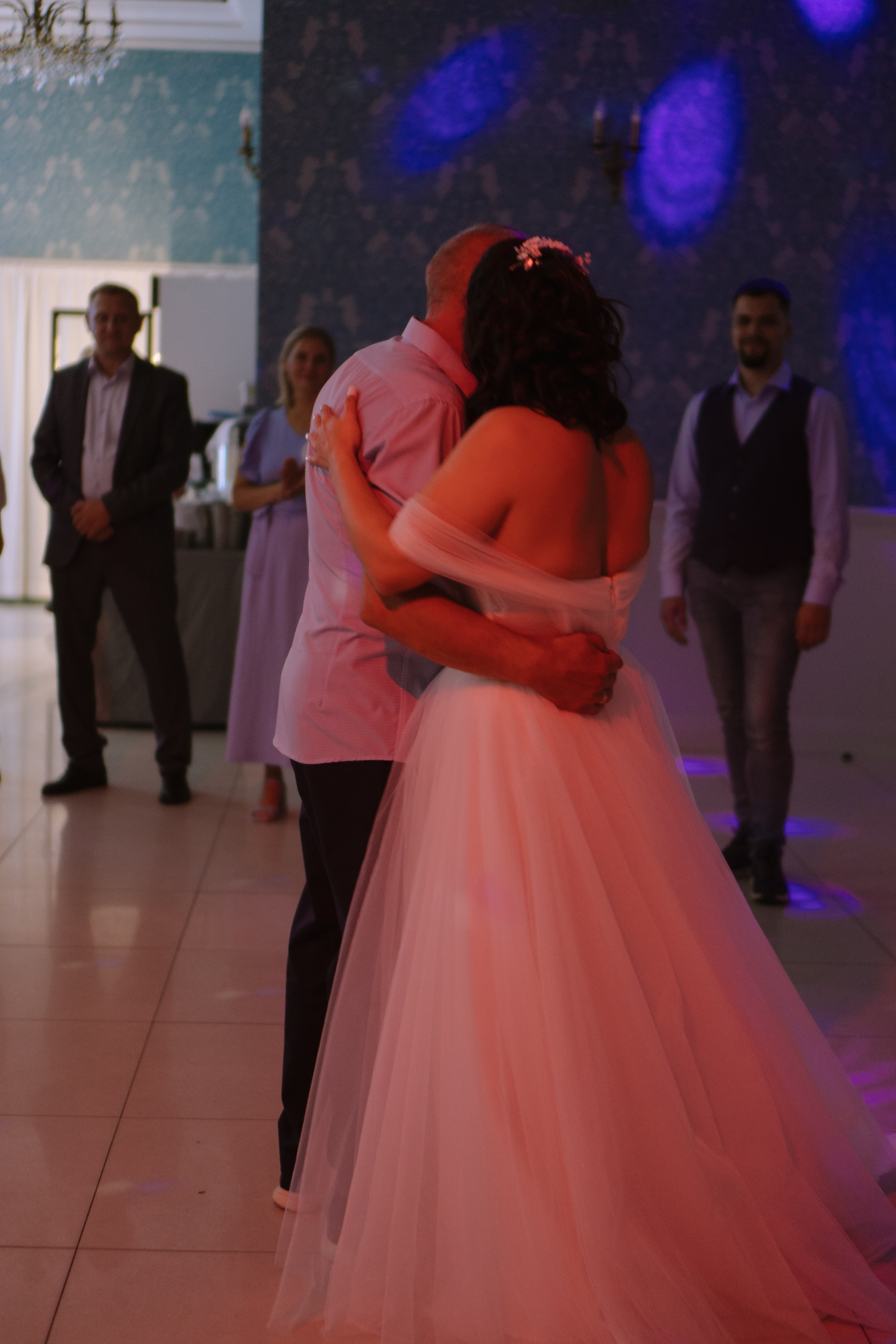 ТАНЕЦ ОТЦА И ДОЧЕРИ НА БАНКЕТЕ (СВАДЕБНАЯ ФОТОСЕСИИЯ БАНКЕТА). Профессиональный фотограф, Санкт-Петербург — Виктория Богомолова