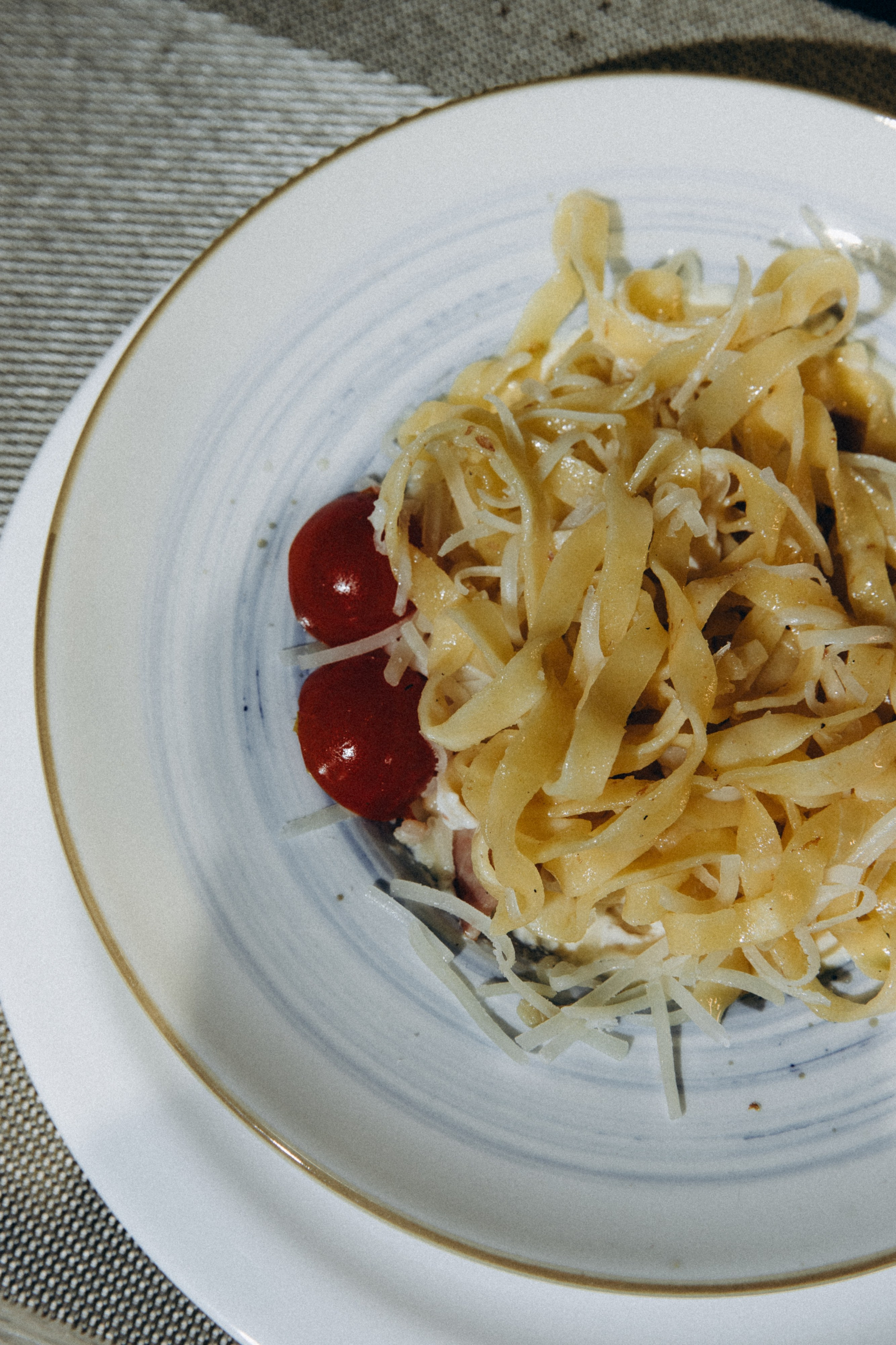 Аня с макарошками