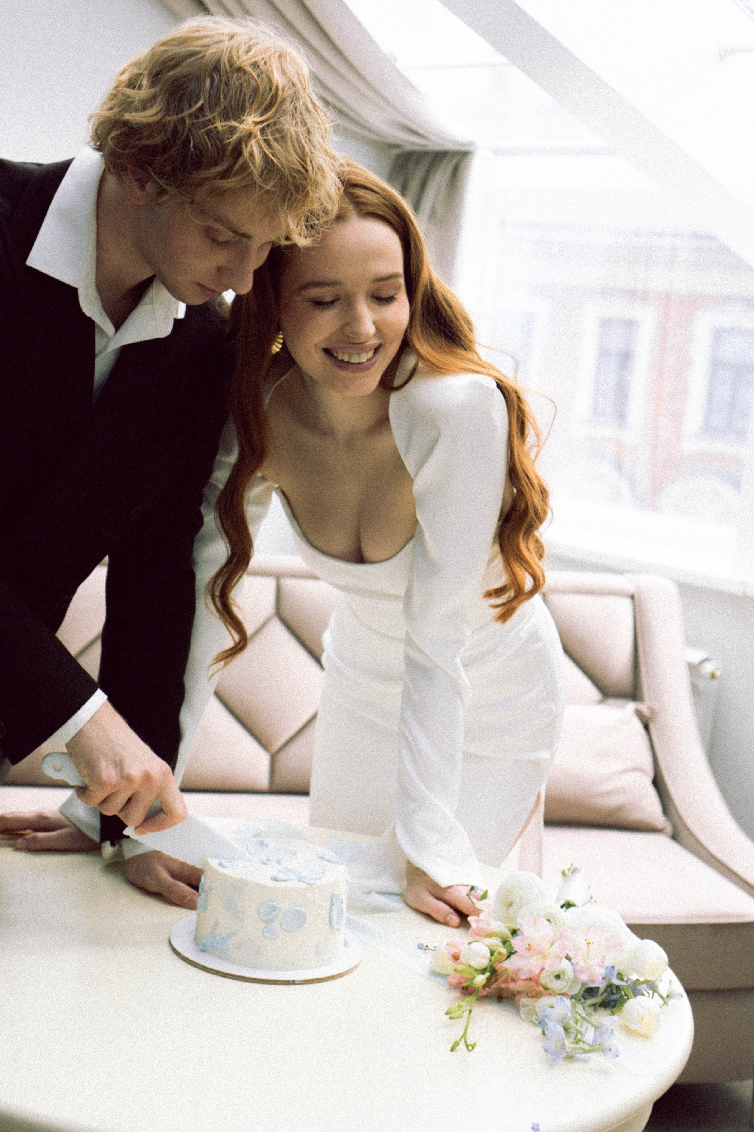 СВАДЕБНАЯ СЬЕМКА В ОТЕЛЕ. СБОРЫ ЖЕНИХА И НЕВЕСТЫ И ТАКЖЕ ТОР И ПОДГОТОВКА К ПРОГУЛКЕ. Профессиональный фотограф, Санкт-Петербург — Виктория Богомолова