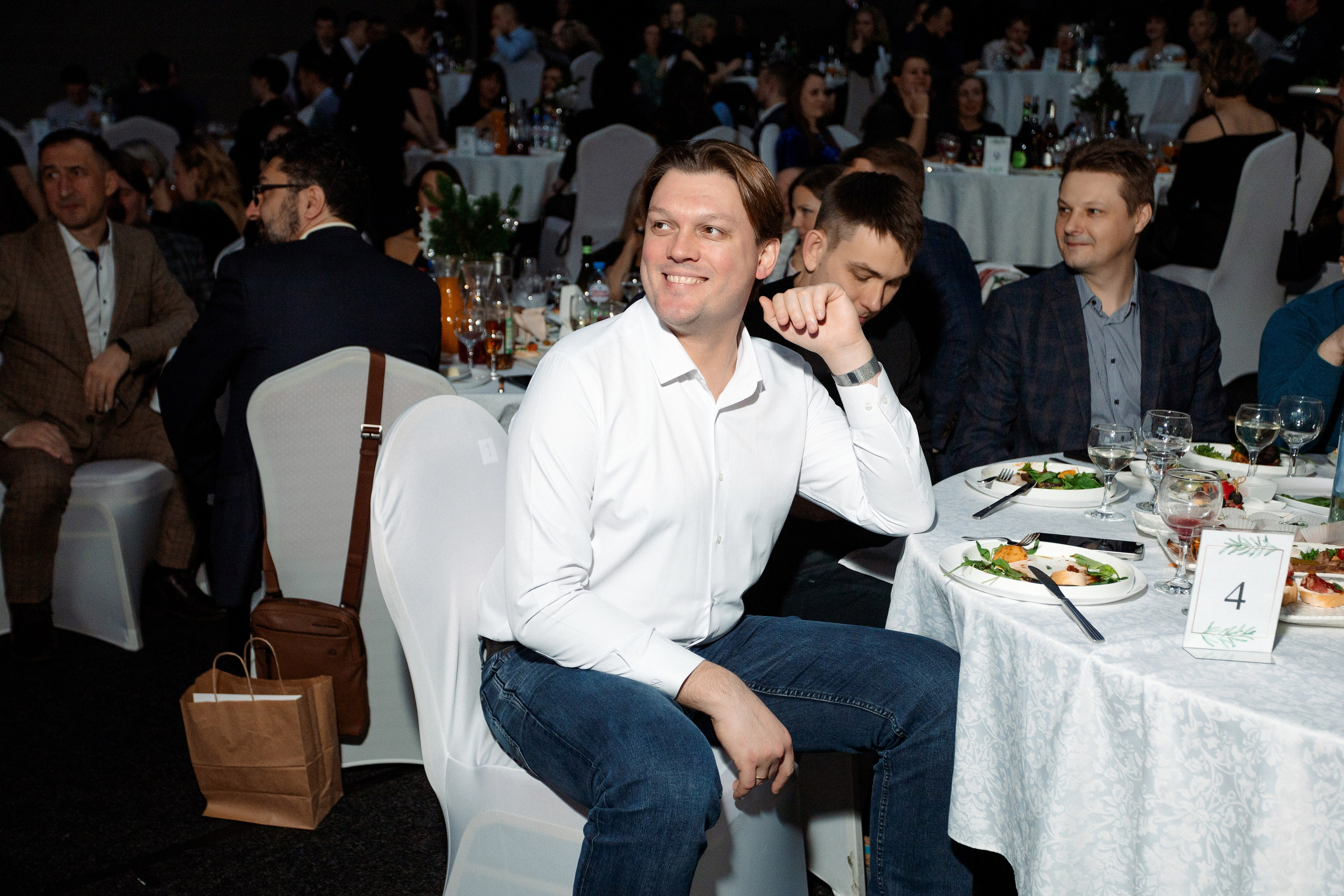 РЕПОРТАЖ: НОВЫЙ ГОД В ДК МЕТАЛЛУРГ. Профессиональный фотограф в Ижевске Леша Петров