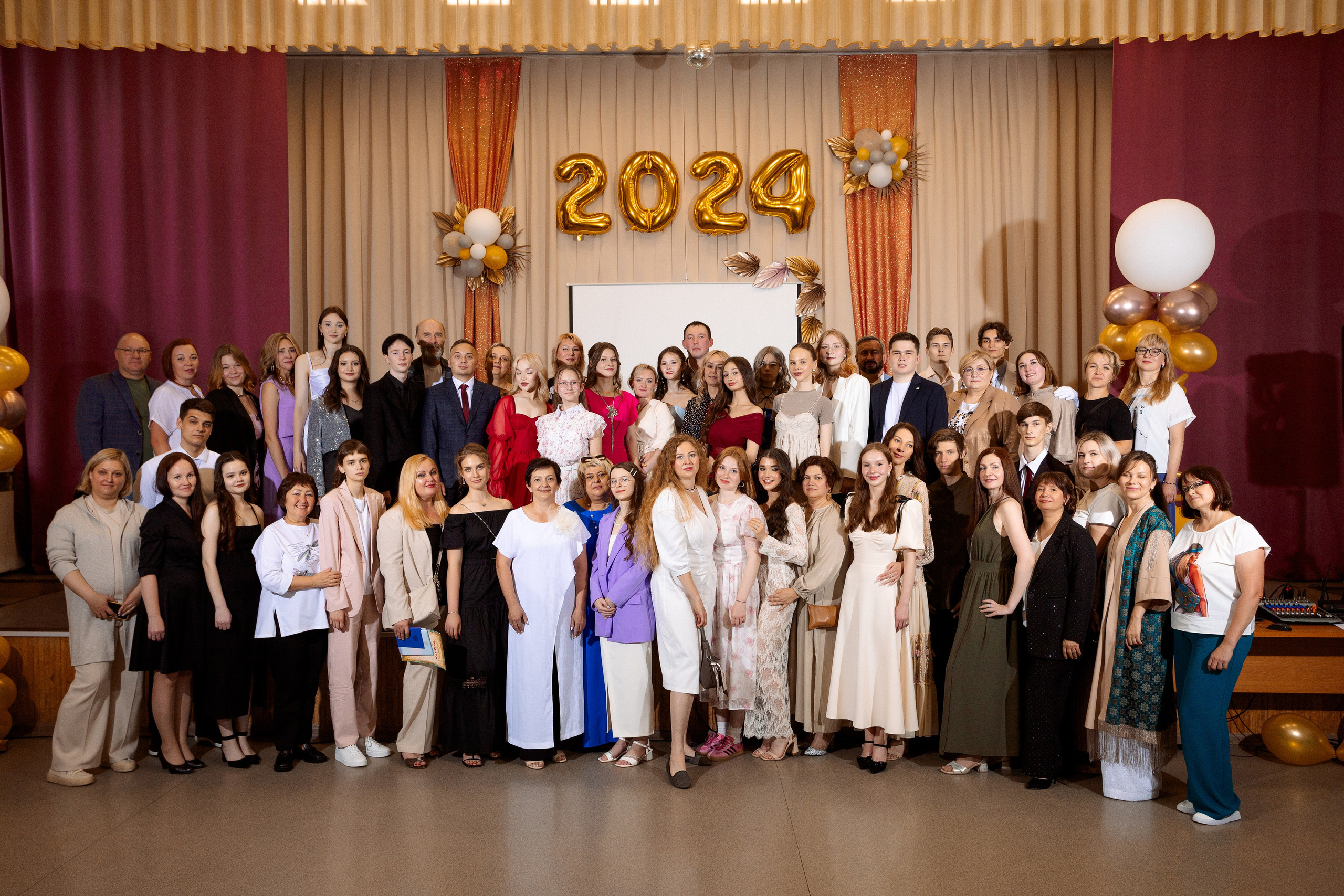 ВРУЧЕНИЕ АТТЕСТАТОВ: Пример. Все фото. Профессиональный фотограф в Ижевске Леша Петров