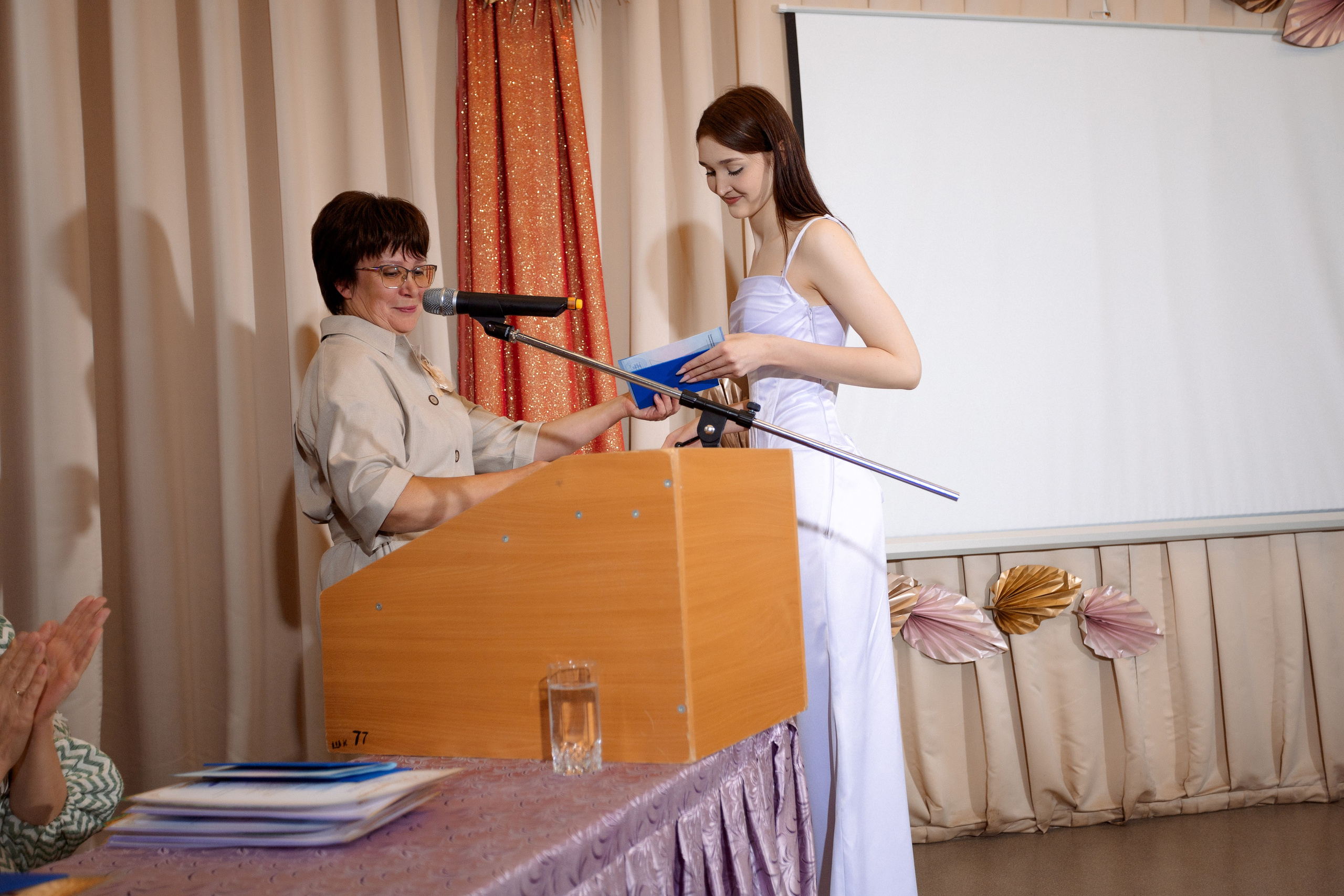 ВРУЧЕНИЕ АТТЕСТАТОВ: Пример. Все фото. Профессиональный фотограф в Ижевске Леша Петров