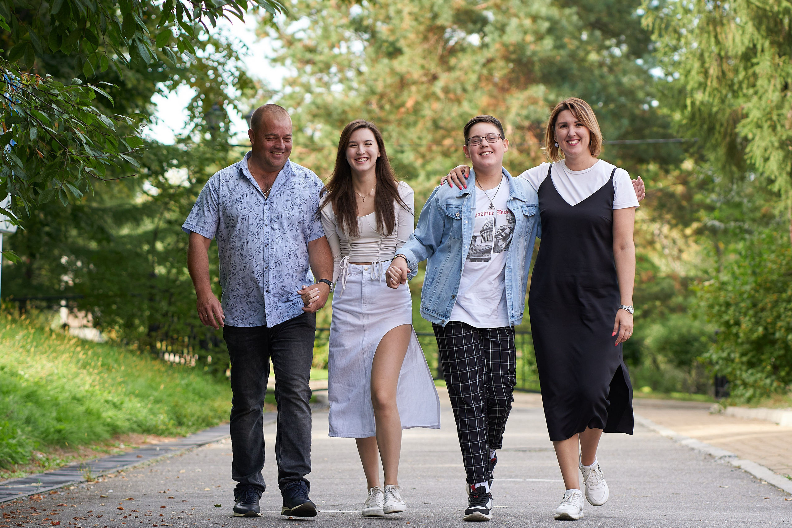 Прогулка с семьёй. Анна Катасонова