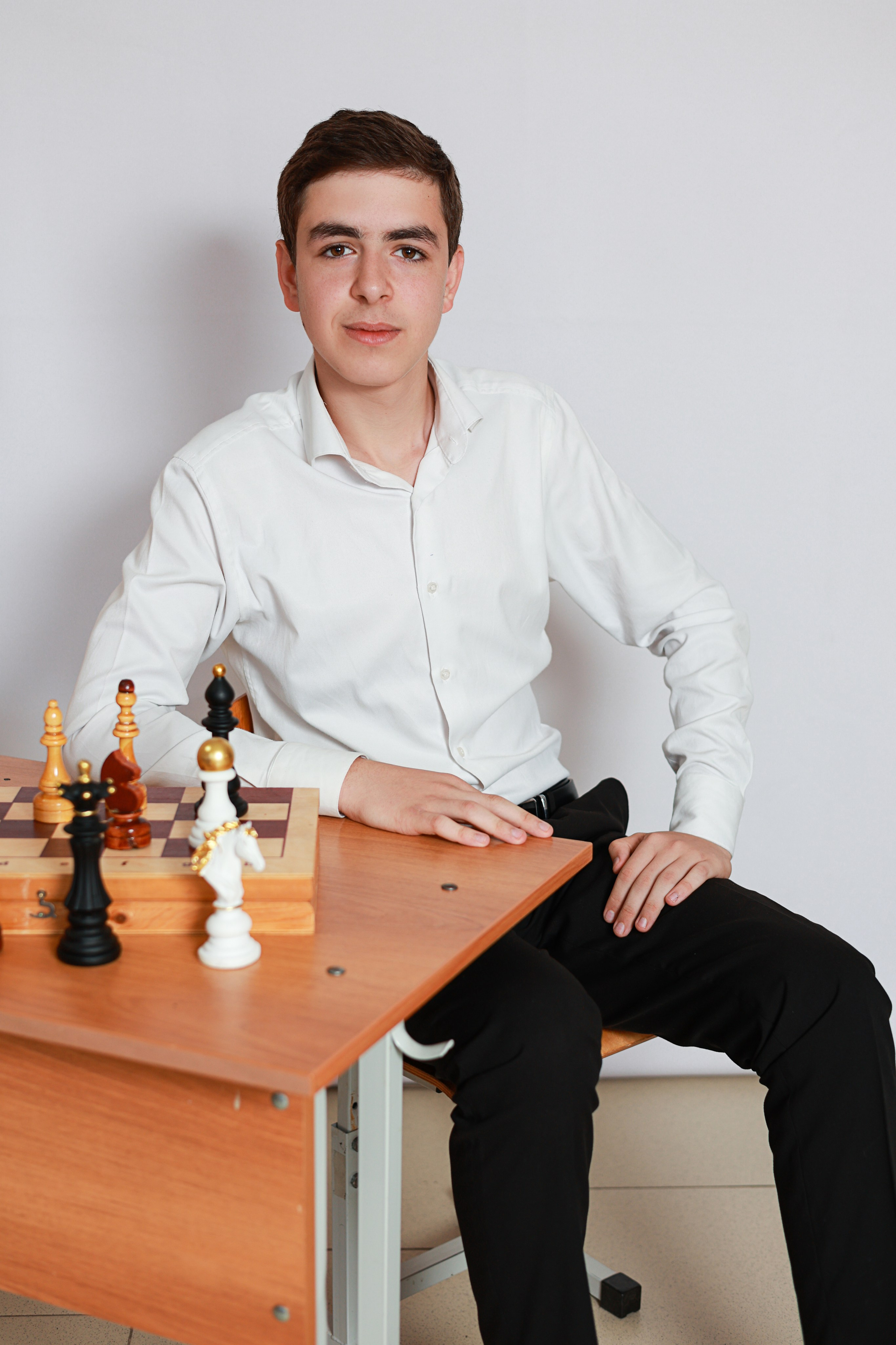 Выпускные съемки «Школа. Портреты». «ФотоЛерия» ФОТОГРАФ ВЫПУСКНЫЕ АЛЬБОМЫ