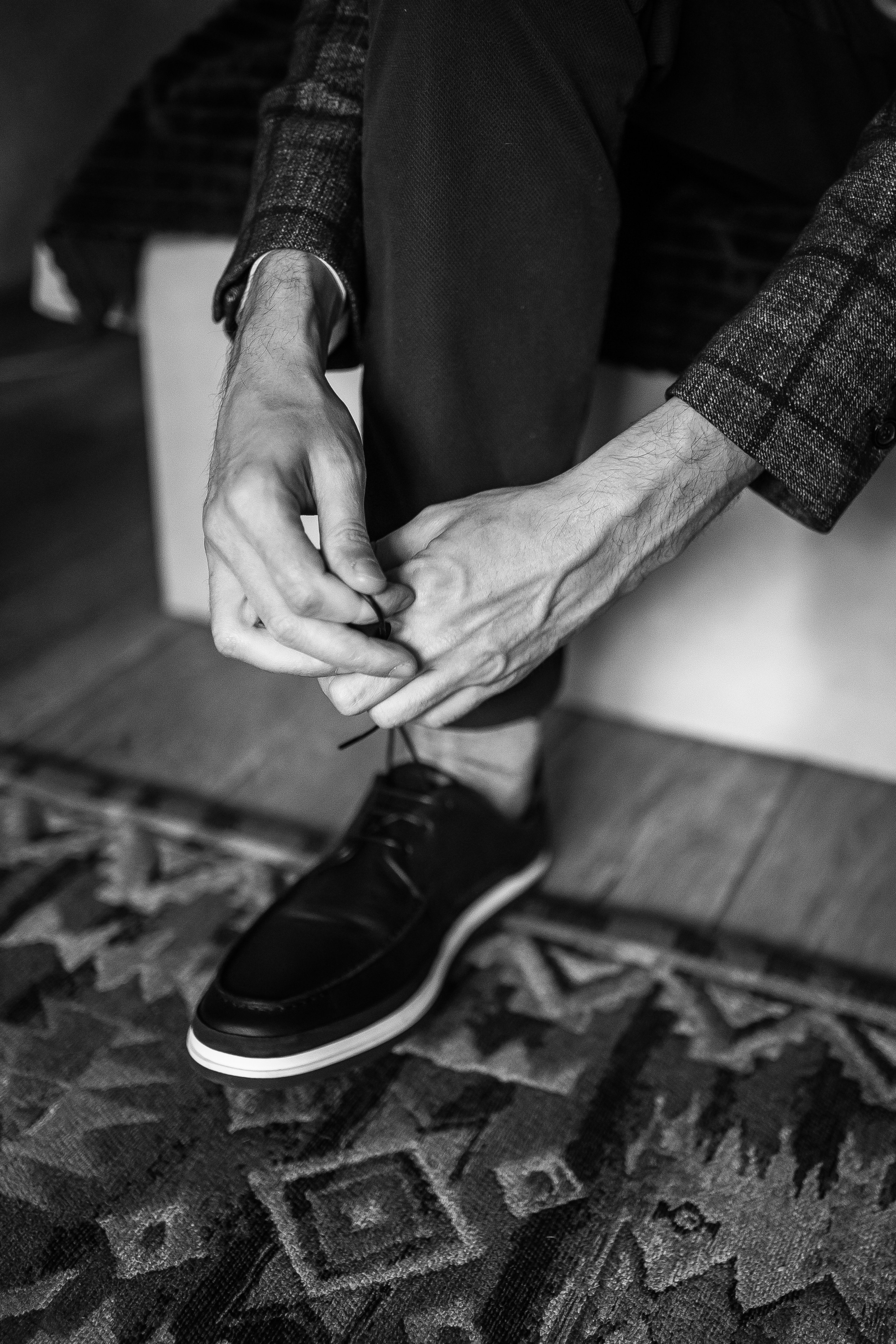 Свадьба Полины и Сергея (сборы жениха). Портретный фотограф Юлия Красноперова в Барнауле/Заринске